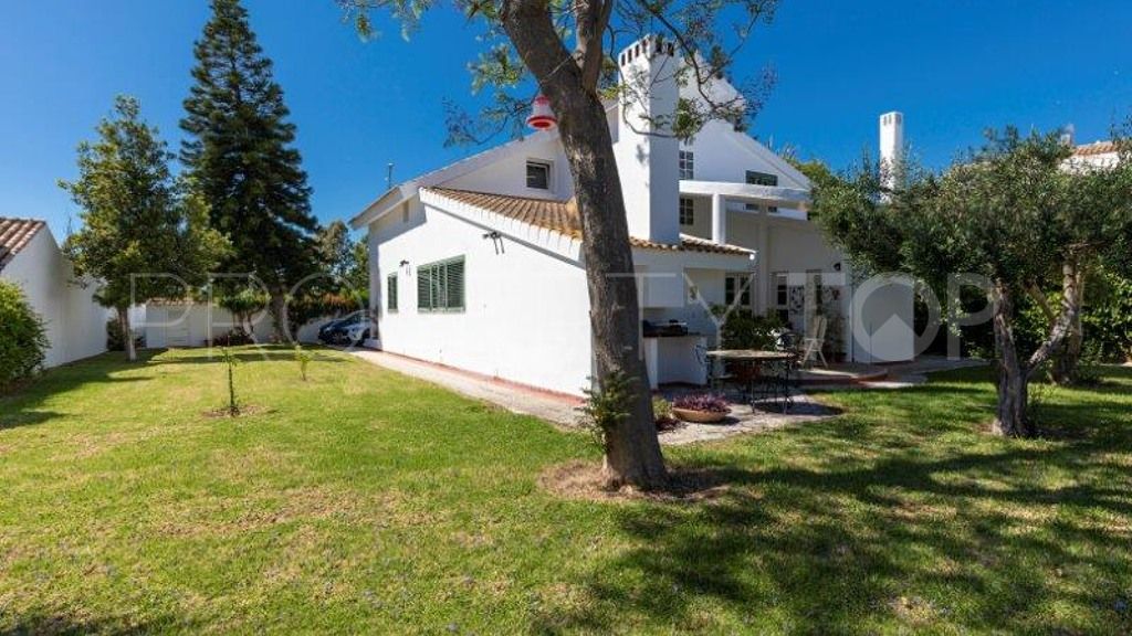 Villa for sale in San Fernando with 5 bedrooms