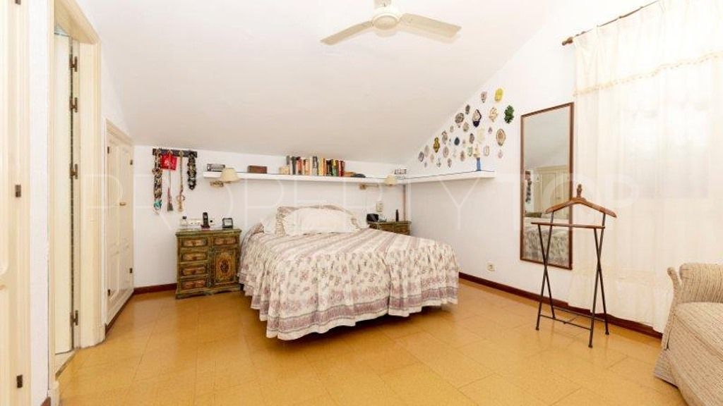 Villa for sale in San Fernando with 5 bedrooms