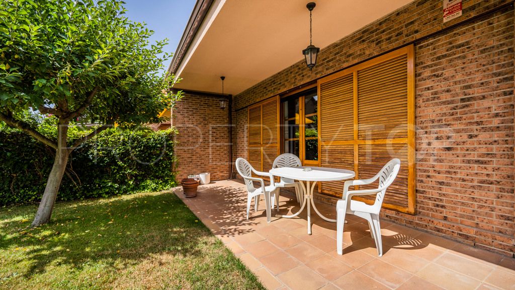 Villa for sale in Guadarrama