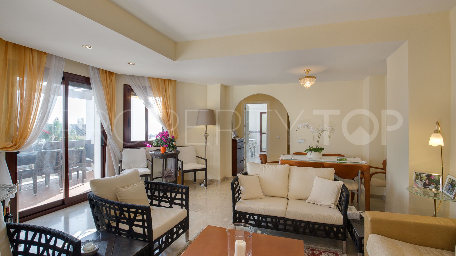 For sale duplex penthouse in Coto Real II with 3 bedrooms