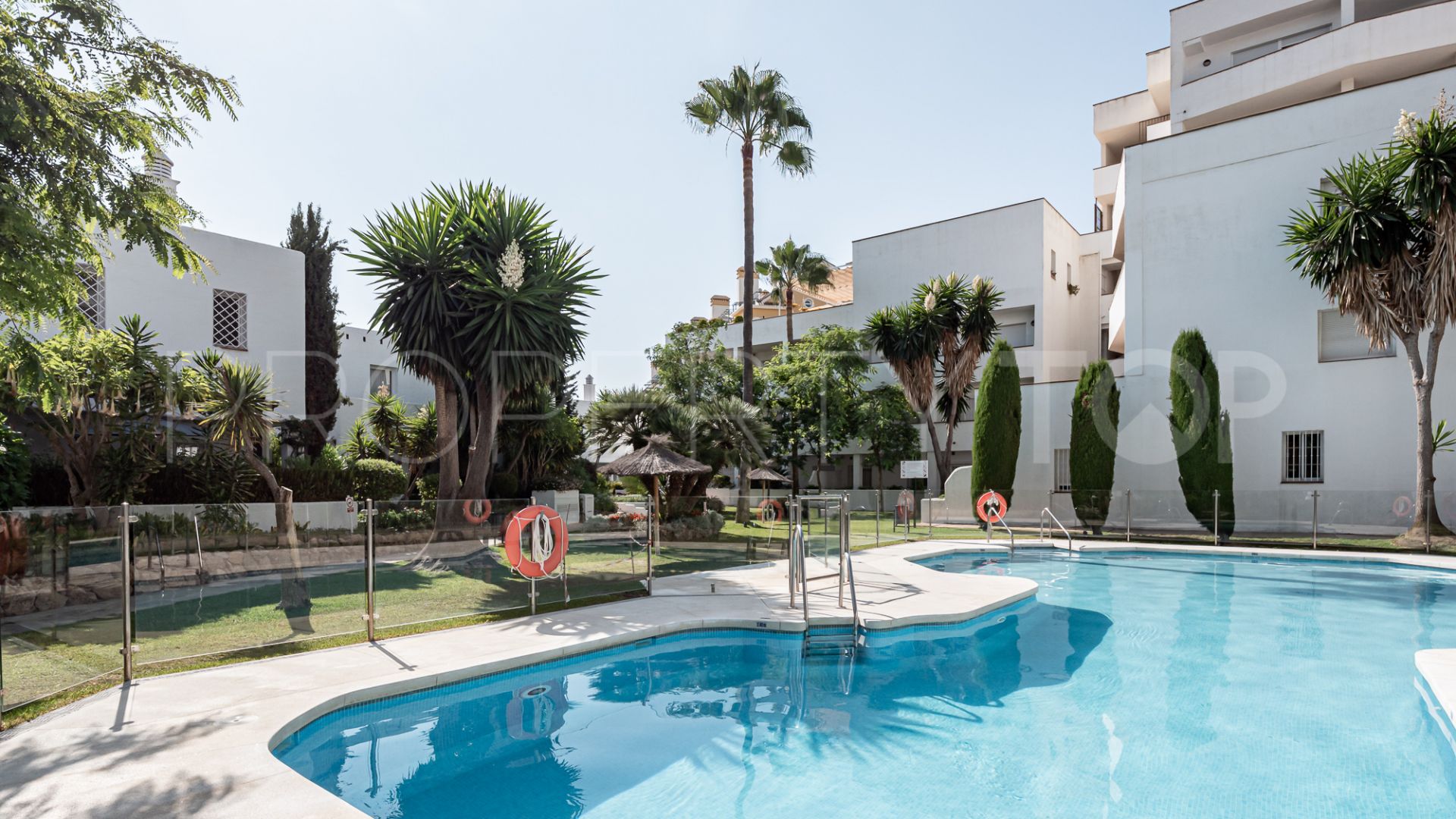 Comprar apartamento planta baja en Jardines de Andalucia