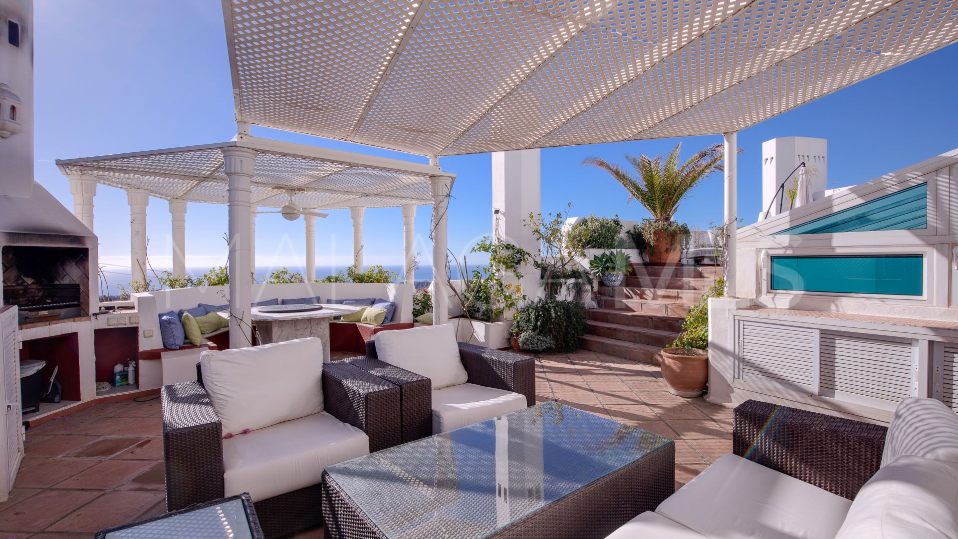 Duplex penthouse for sale in Jardines Colgantes