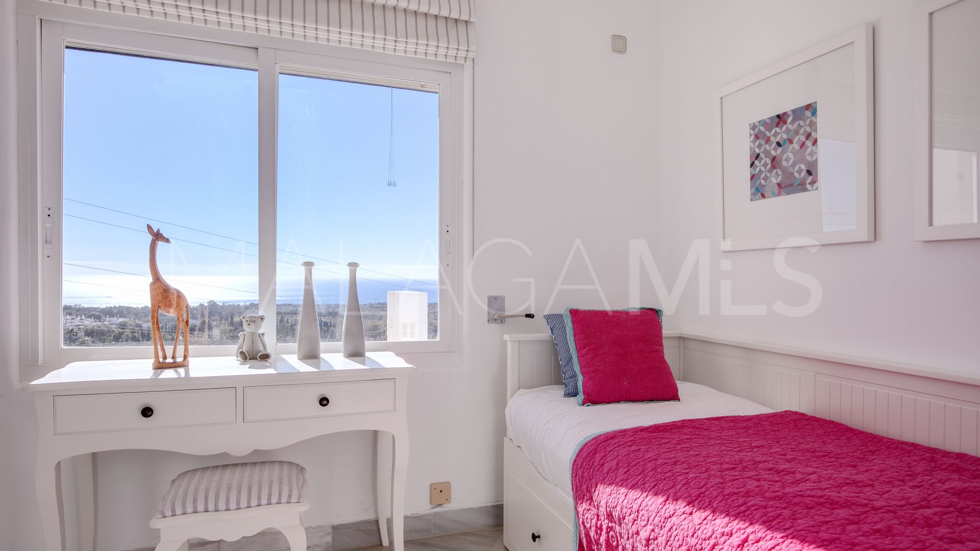 Duplex penthouse for sale in Jardines Colgantes