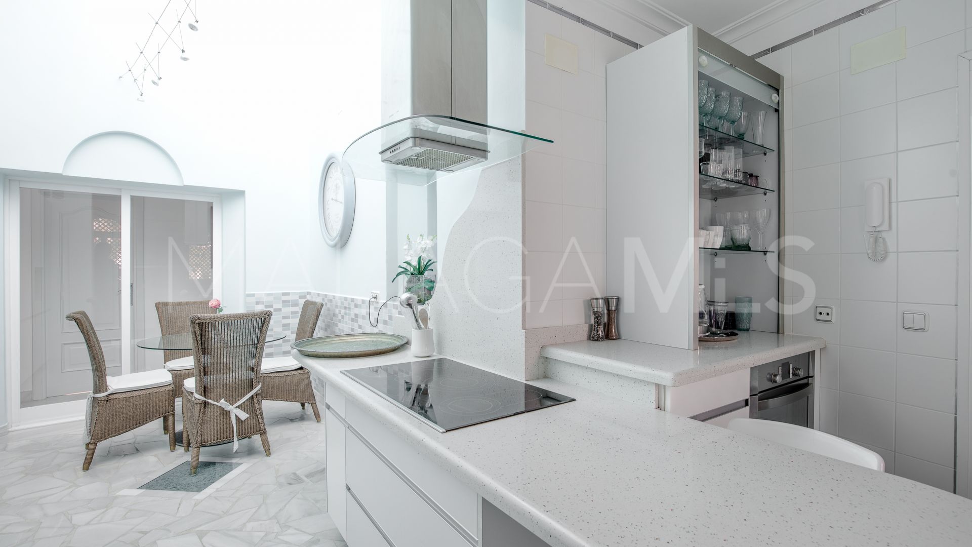 Duplex penthouse for sale in Jardines Colgantes