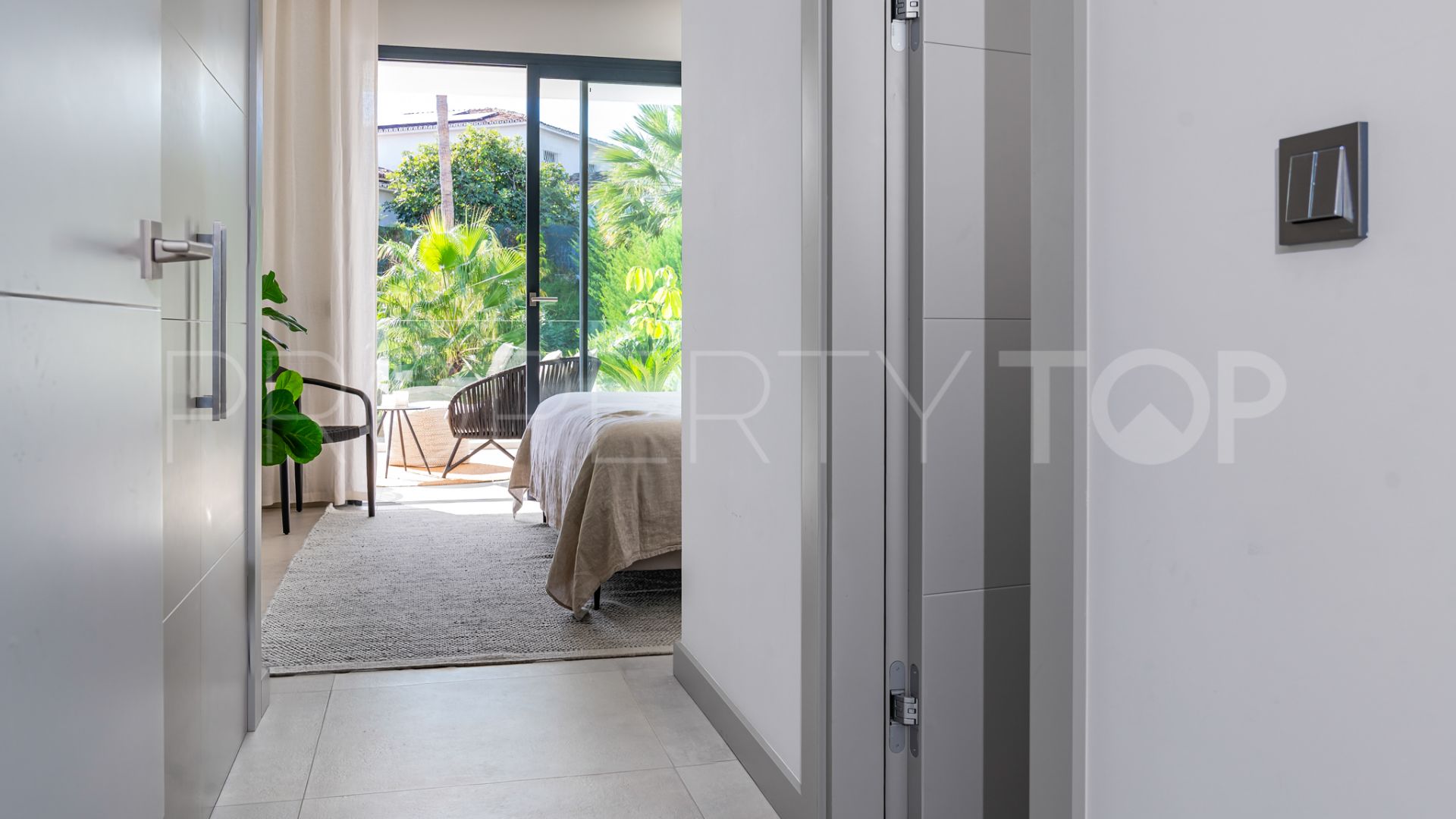 Villa en venta de 5 dormitorios en Marbella - Puerto Banus