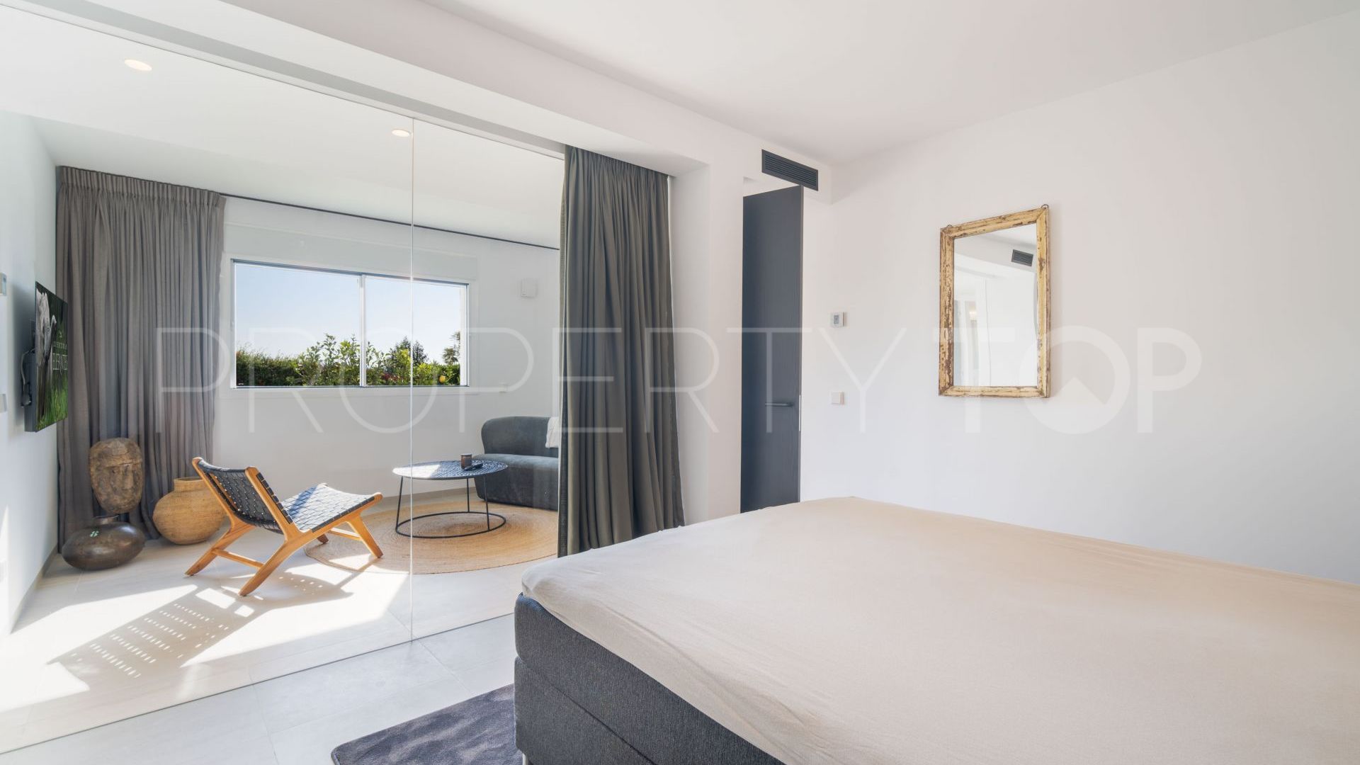 Adosado con 4 dormitorios en venta en Nueva Andalucia