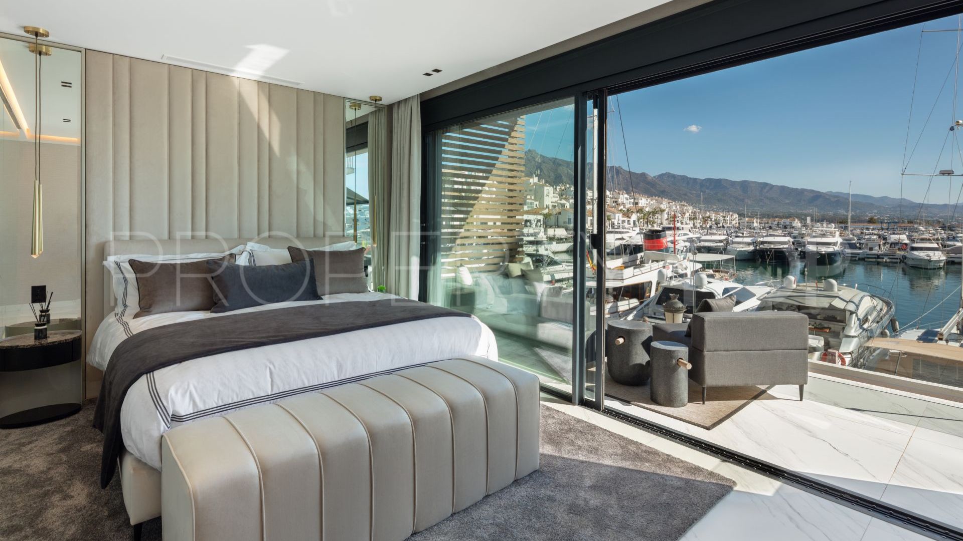 Se vende apartamento con 3 dormitorios en Marbella - Puerto Banus
