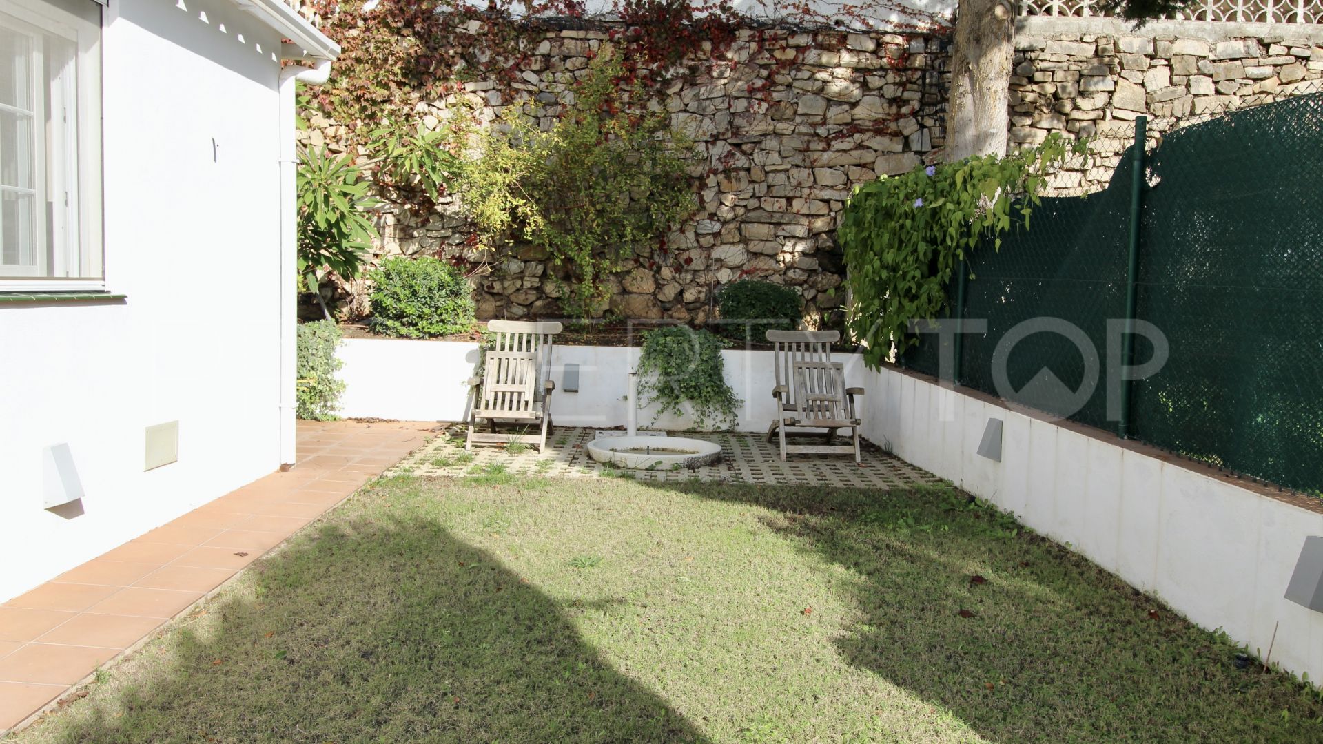 For sale chalet in Nueva Andalucia with 3 bedrooms