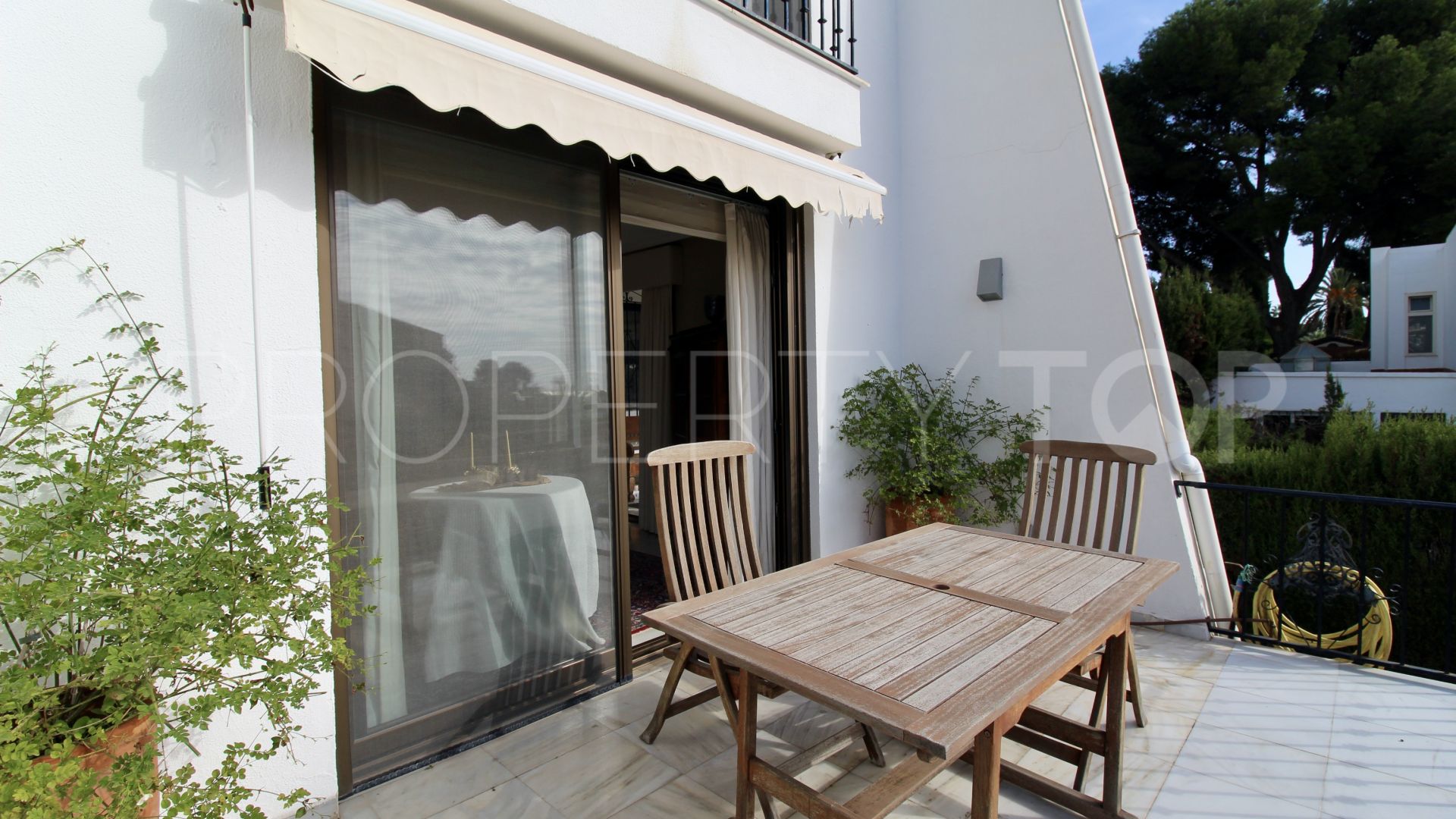 For sale chalet in Nueva Andalucia with 3 bedrooms