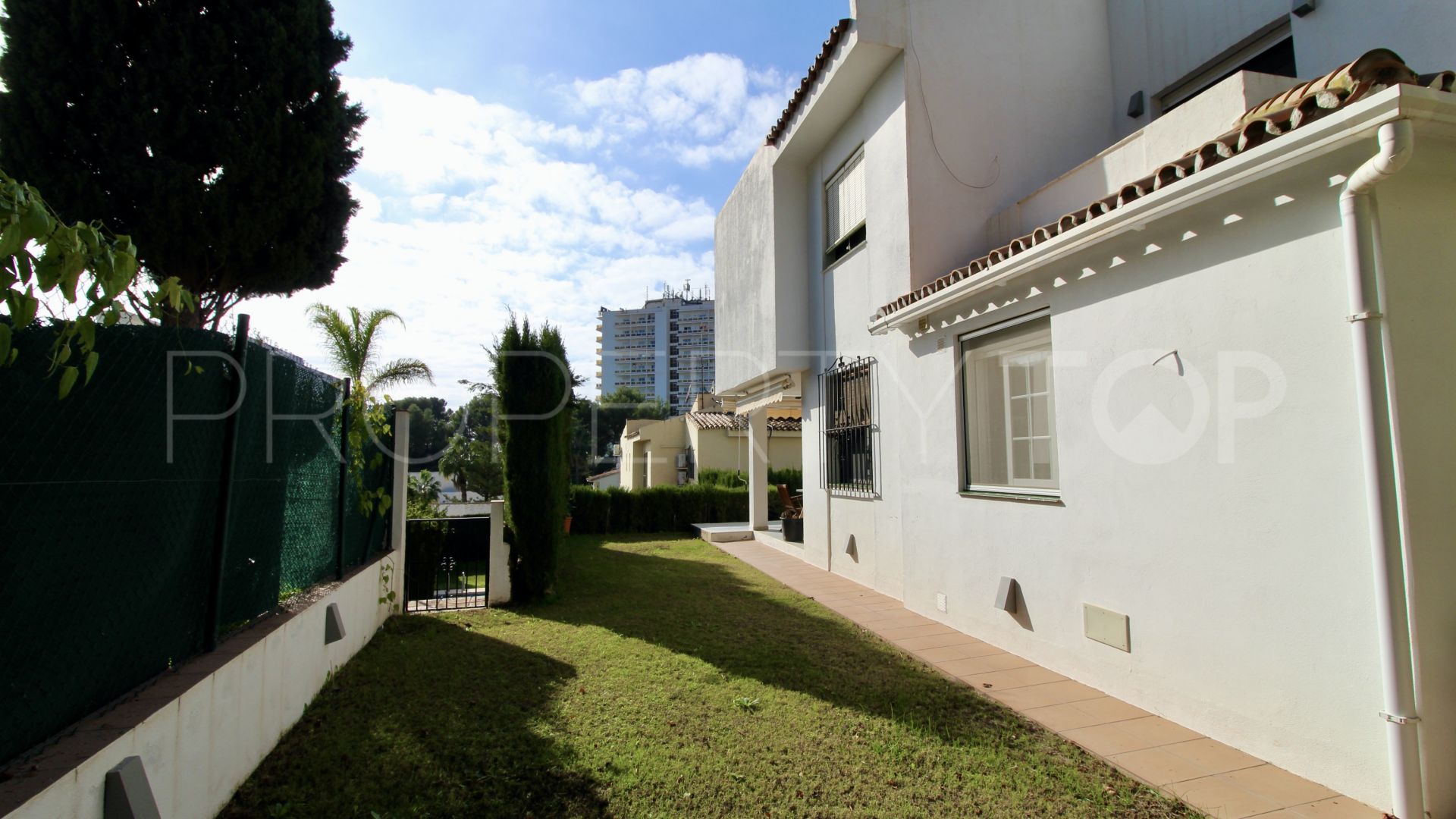 Nueva Andalucia, chalet con 3 dormitorios en venta