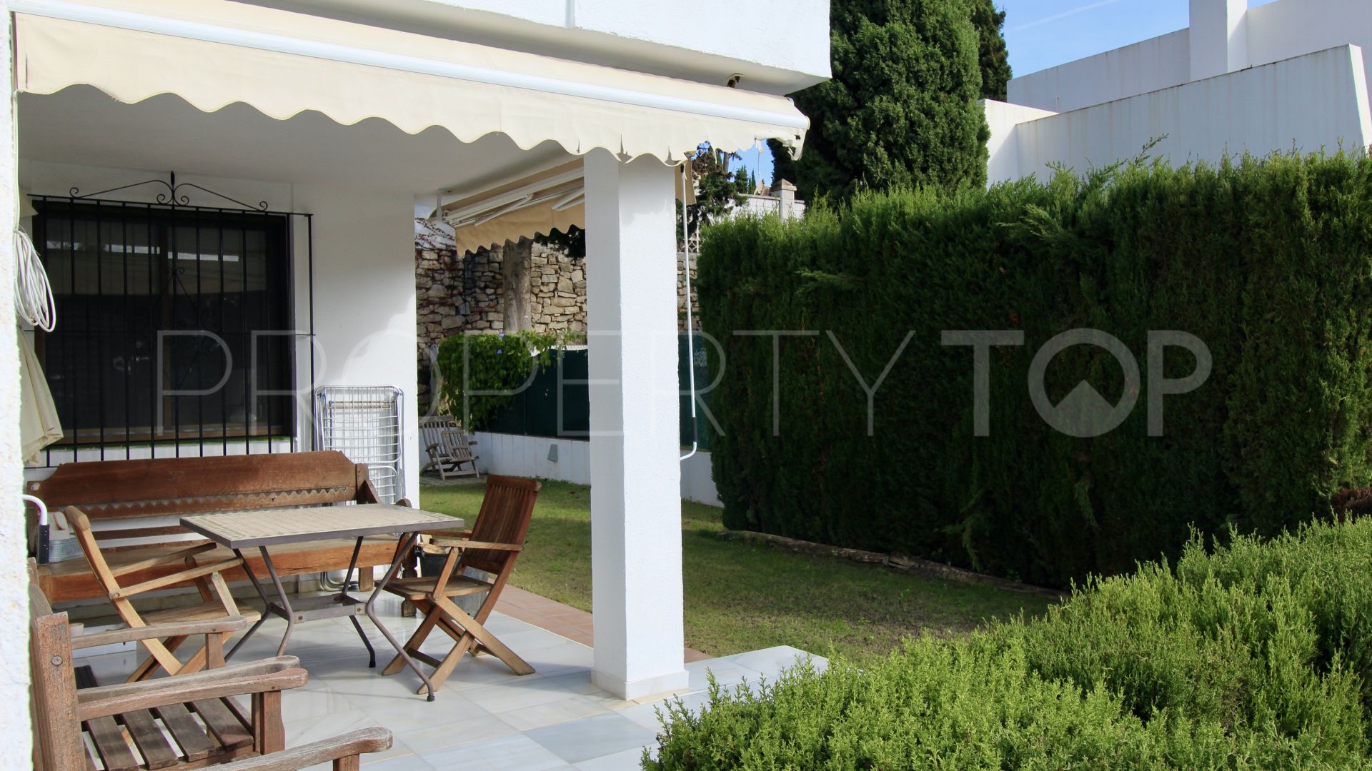 For sale chalet in Nueva Andalucia with 3 bedrooms