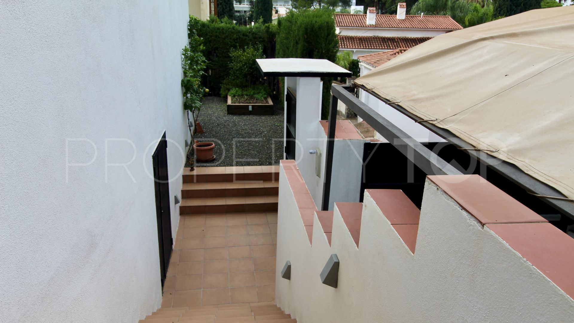 Nueva Andalucia, chalet con 3 dormitorios en venta