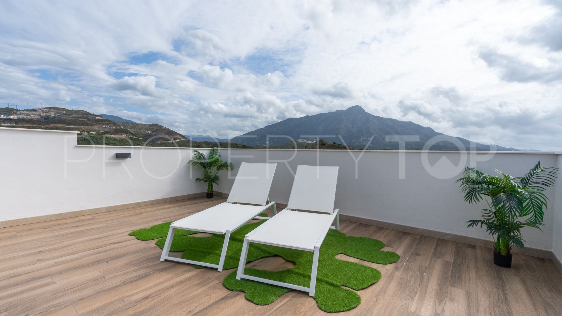 Marbella Lake 3 bedrooms penthouse for sale