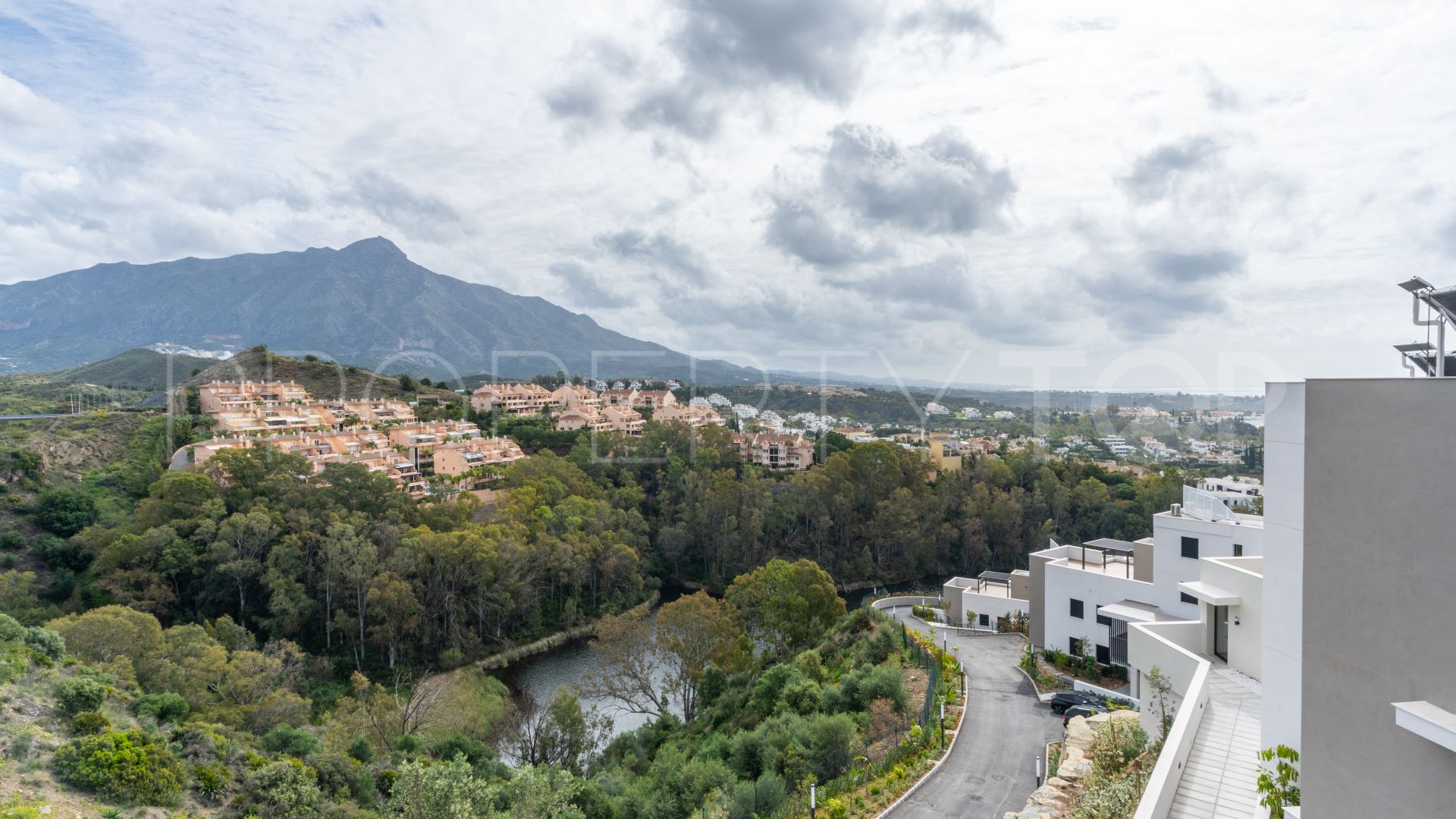 Marbella Lake 3 bedrooms penthouse for sale