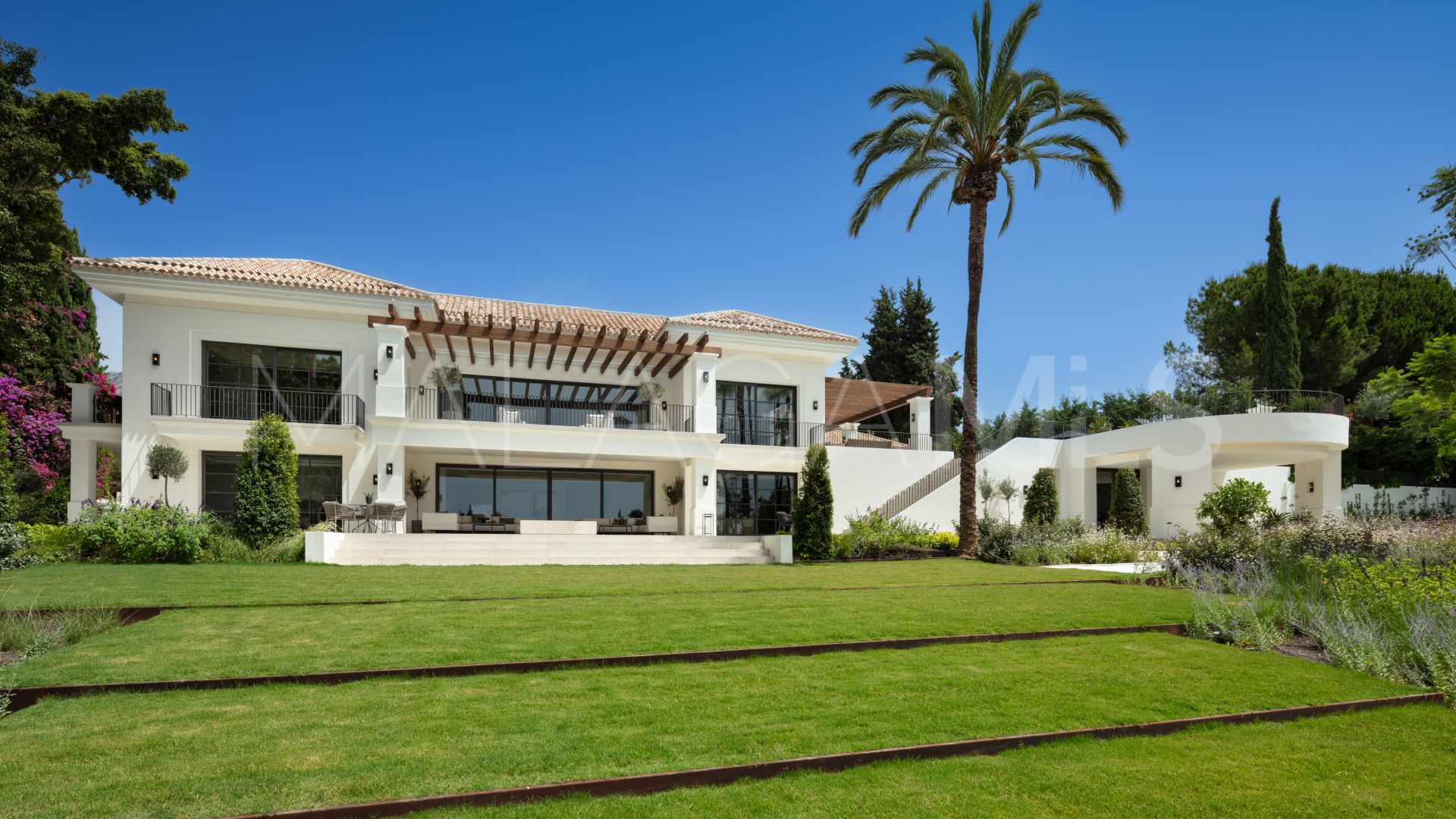 Buy Rocio de Nagüeles villa with 8 bedrooms