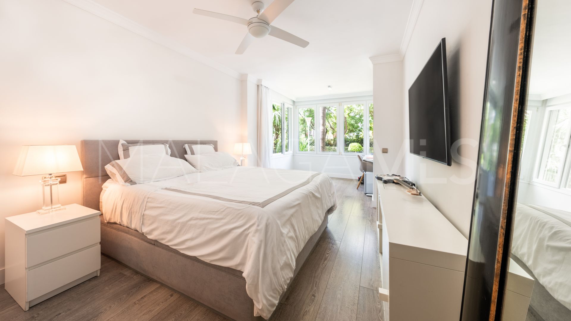 Se vende apartamento planta baja with 3 bedrooms in Los Granados