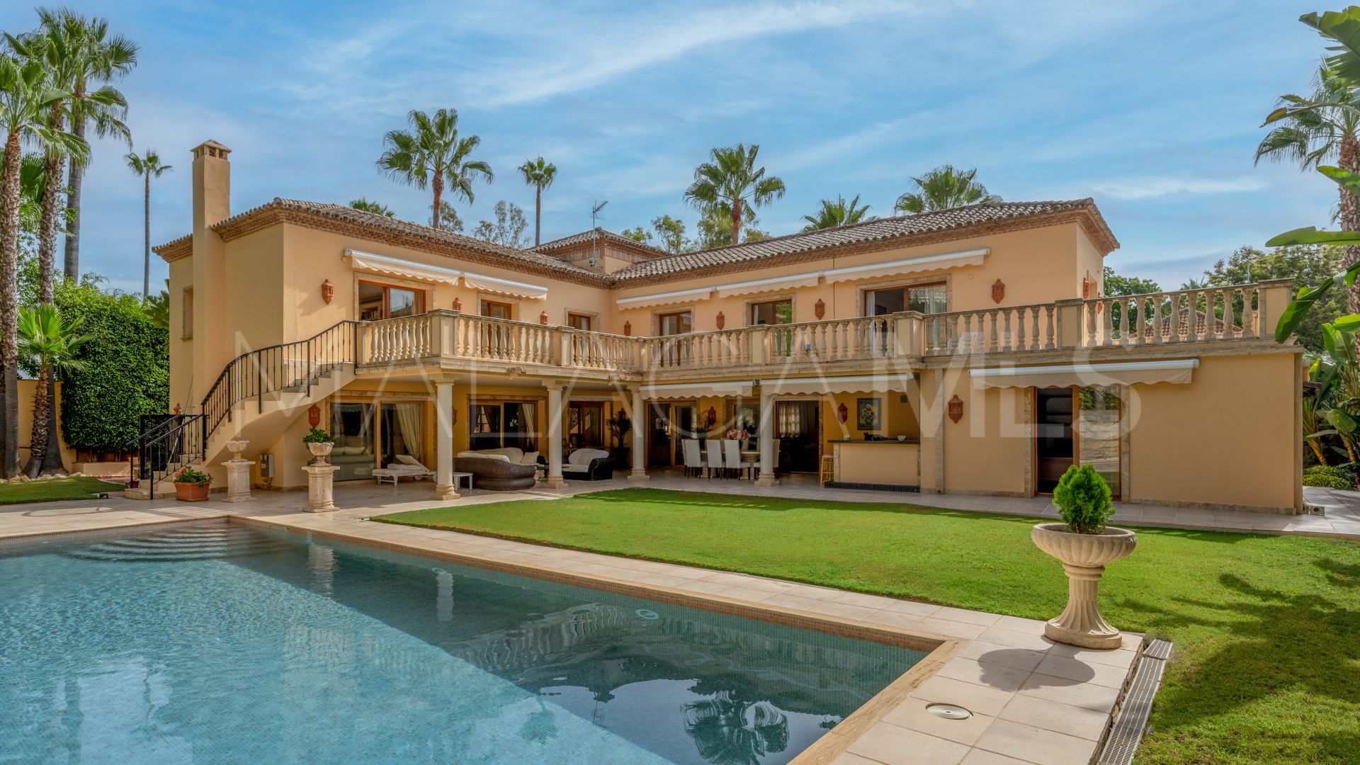 Villa for sale in Las Brisas