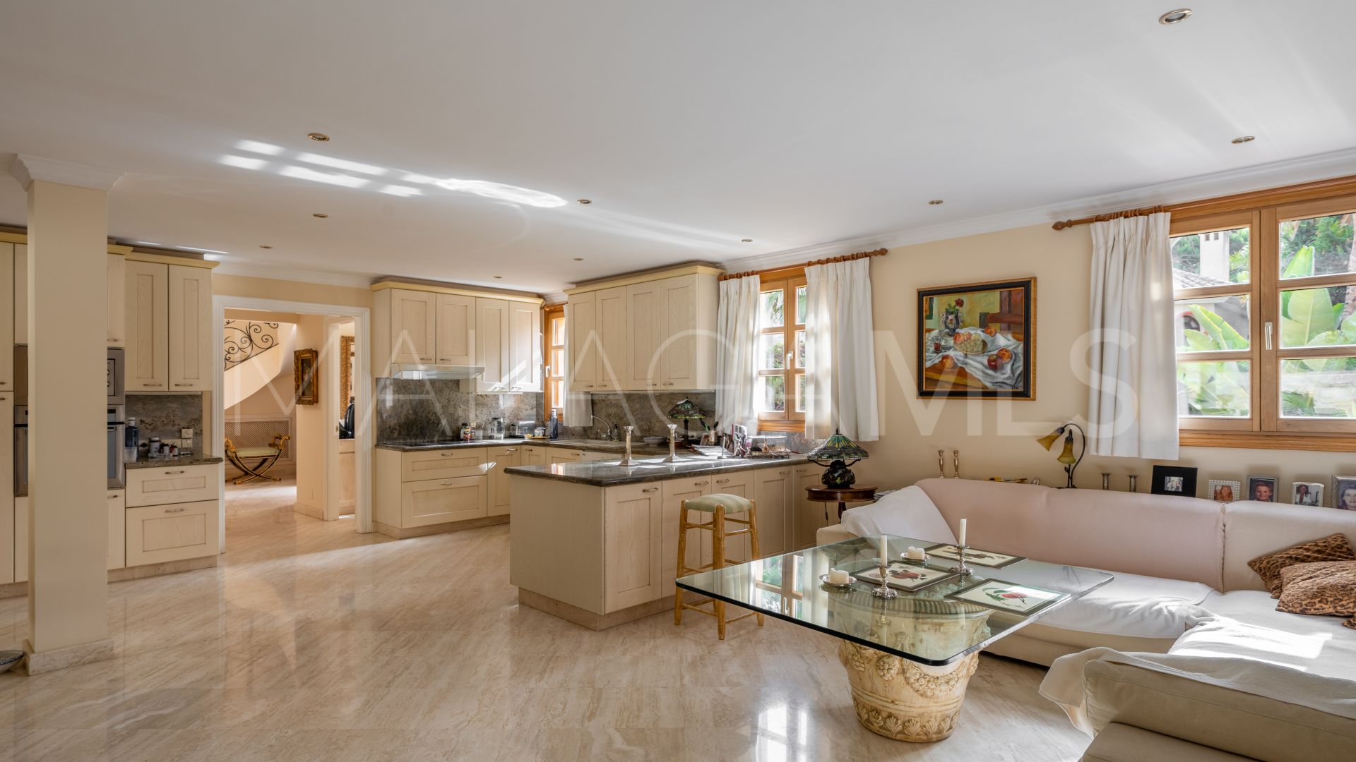 Villa for sale in Las Brisas