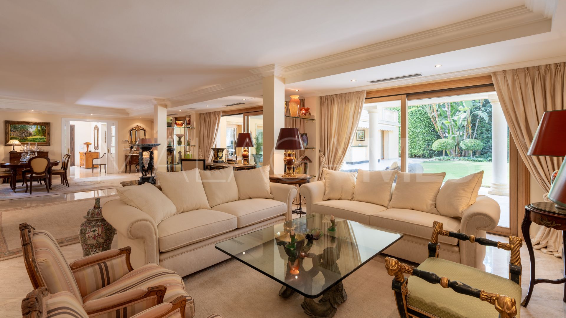 Villa for sale in Las Brisas