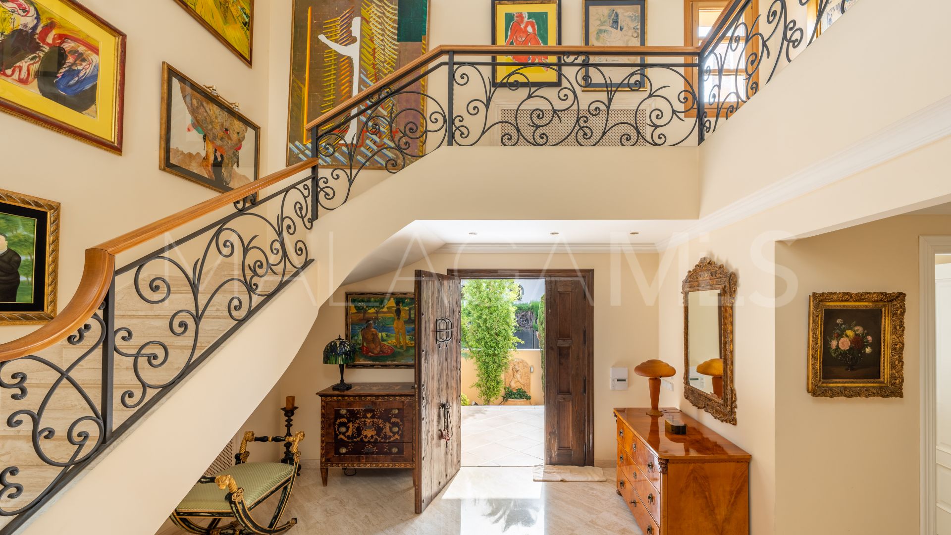 Villa for sale in Las Brisas