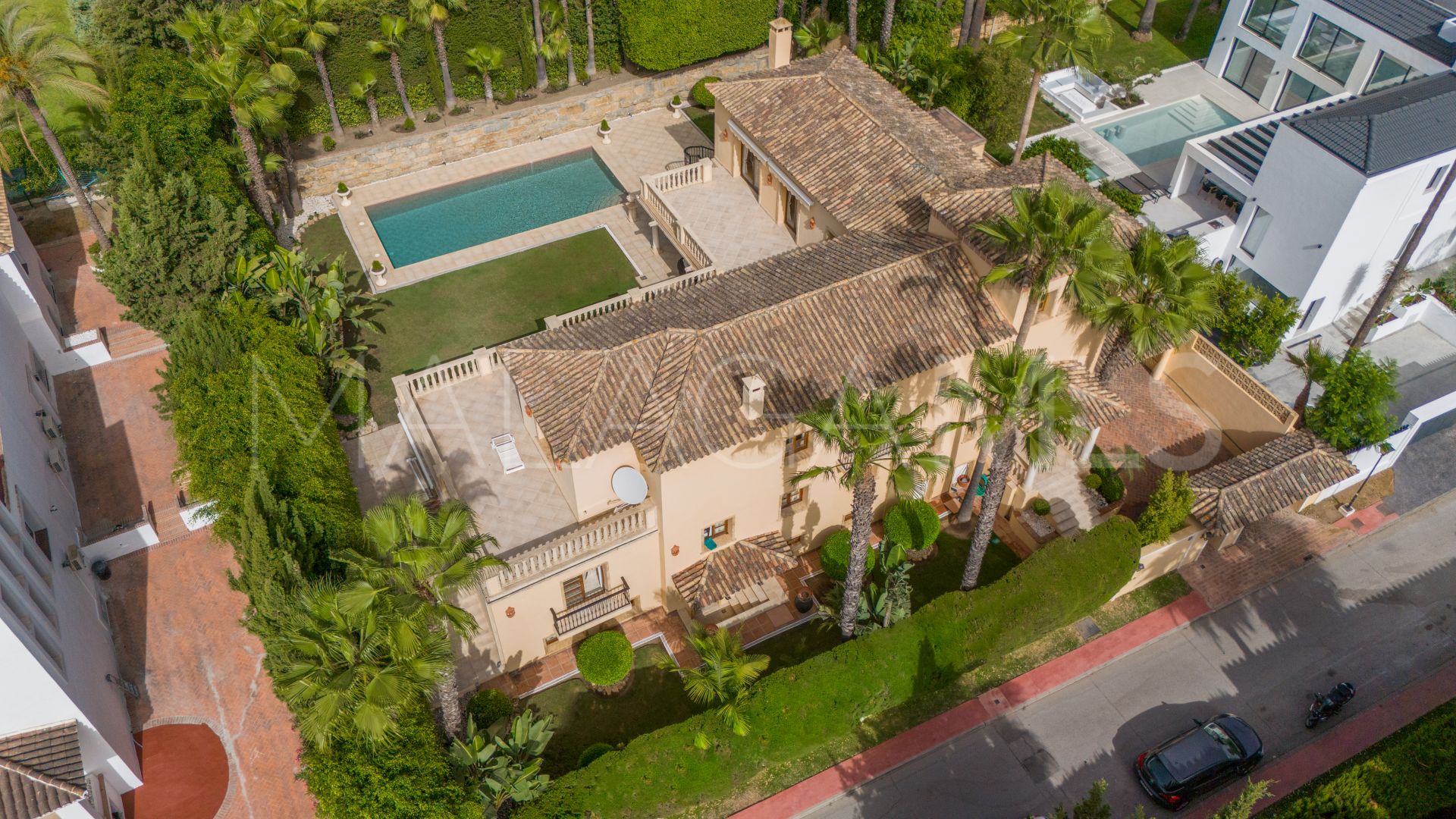 Villa for sale in Las Brisas