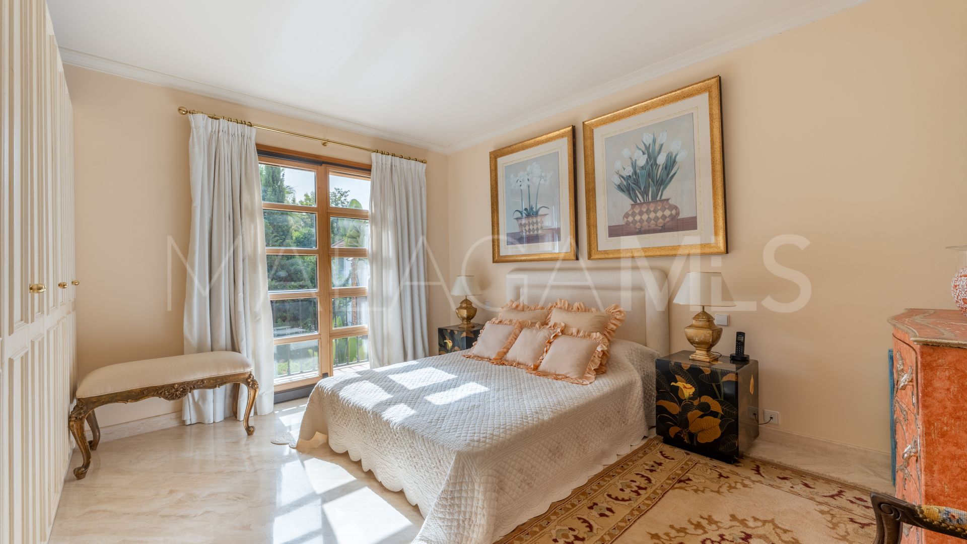 Villa for sale in Las Brisas