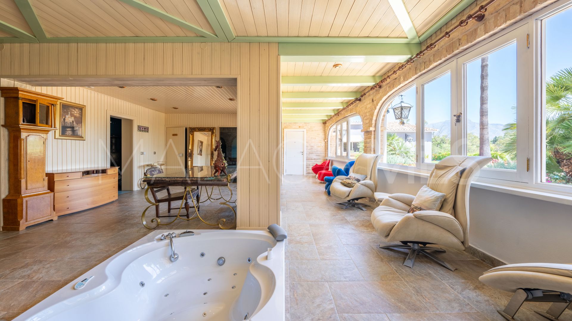 Villa for sale in Benahavis