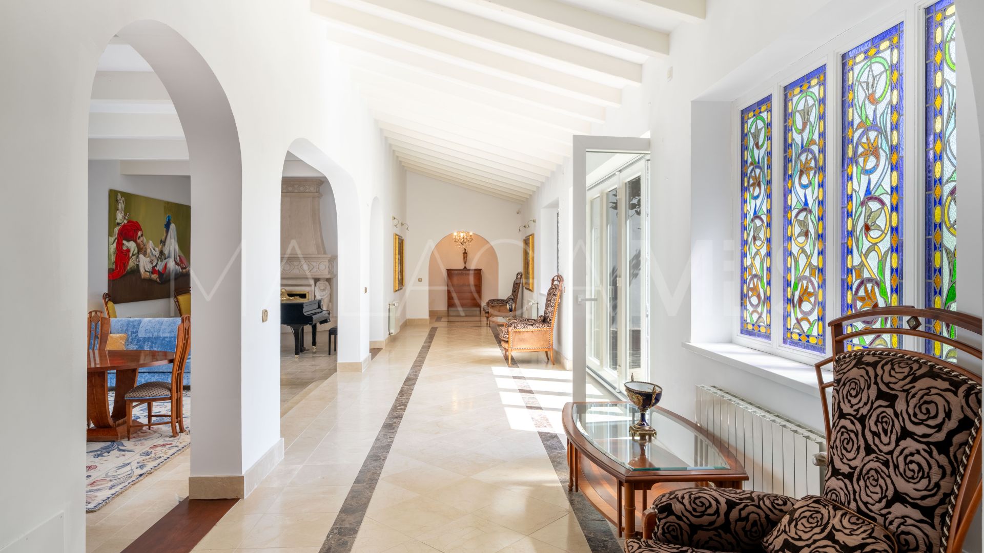 Villa for sale in Benahavis