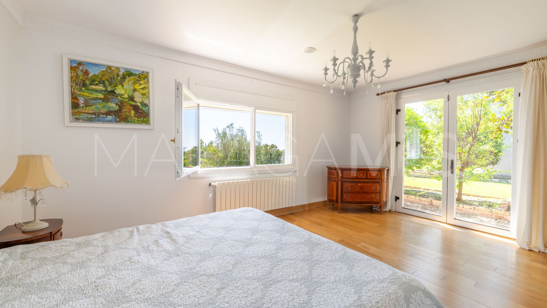 Villa for sale in Benahavis