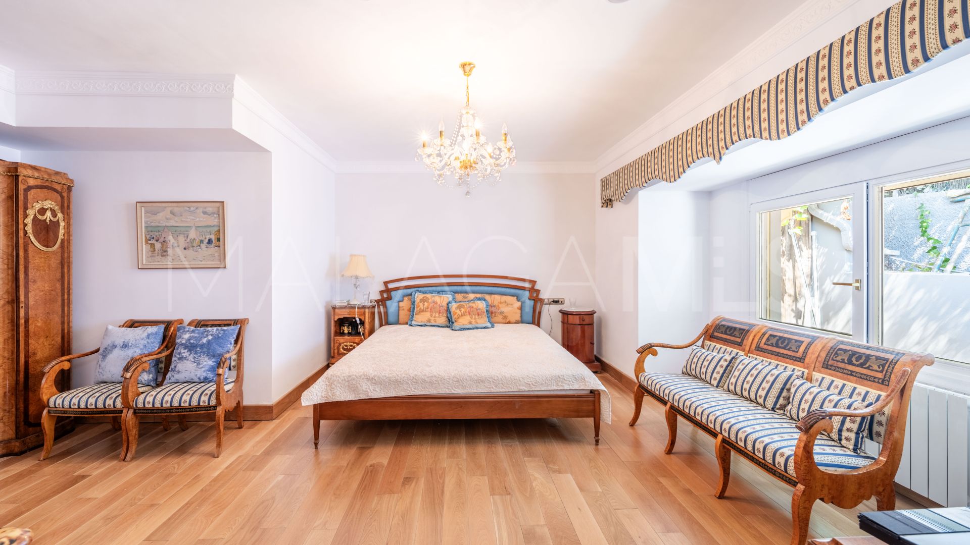 Villa for sale in Benahavis