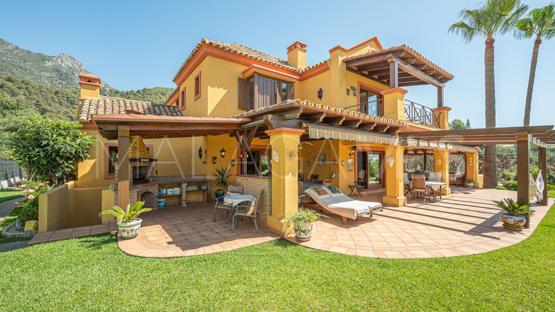 Villa for sale in Cascada de Camojan