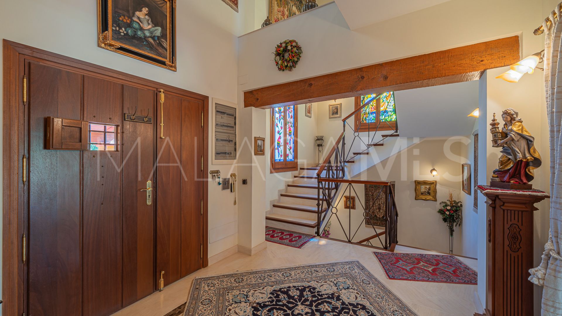 Villa for sale in Cascada de Camojan