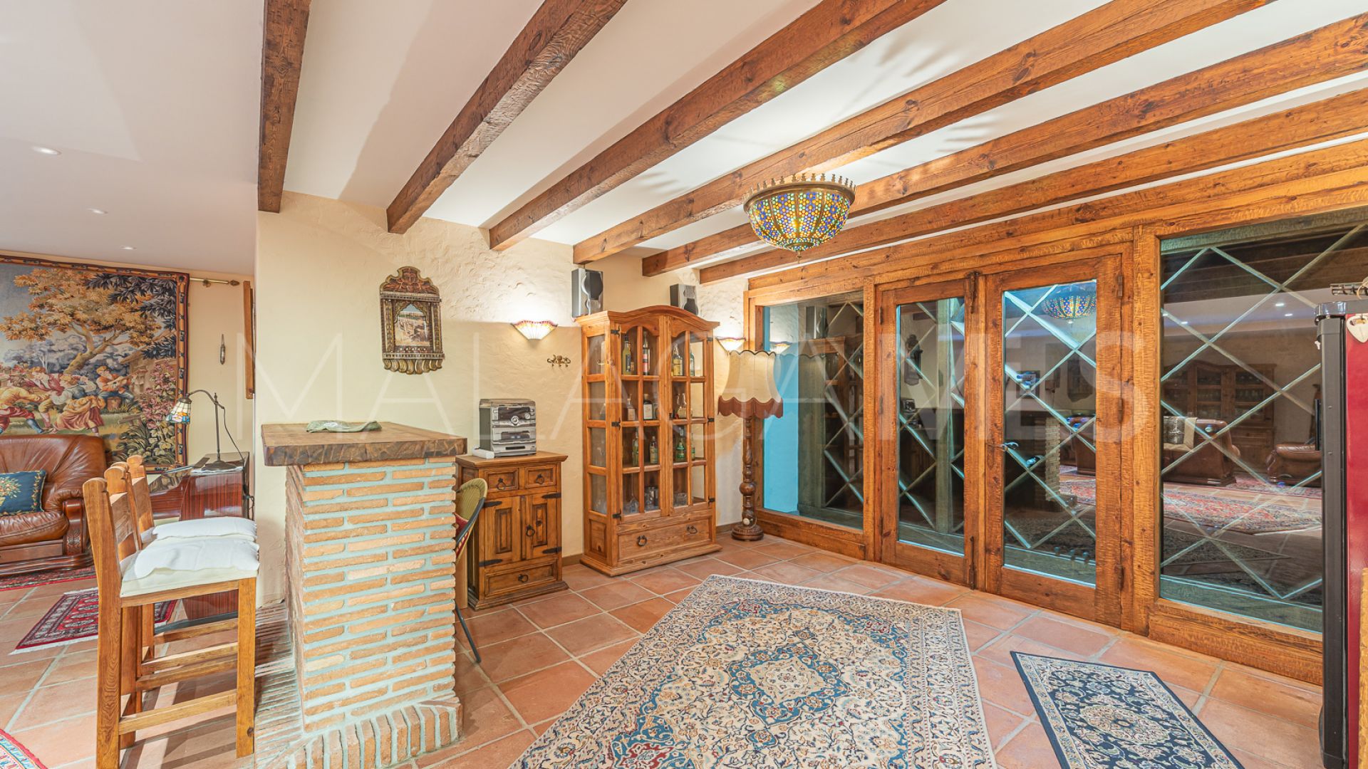 Villa for sale in Cascada de Camojan