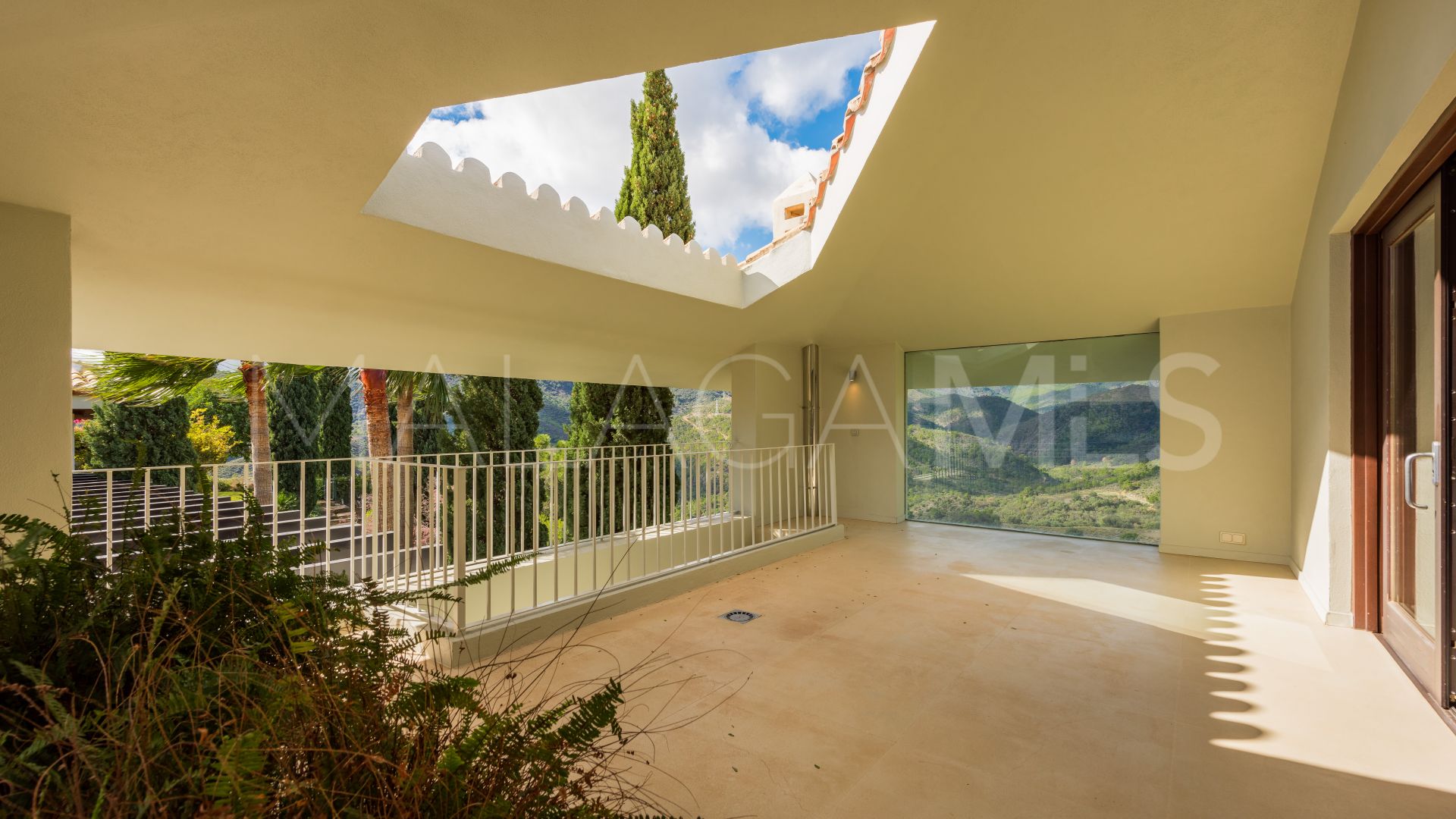 8 bedrooms villa for sale in La Zagaleta