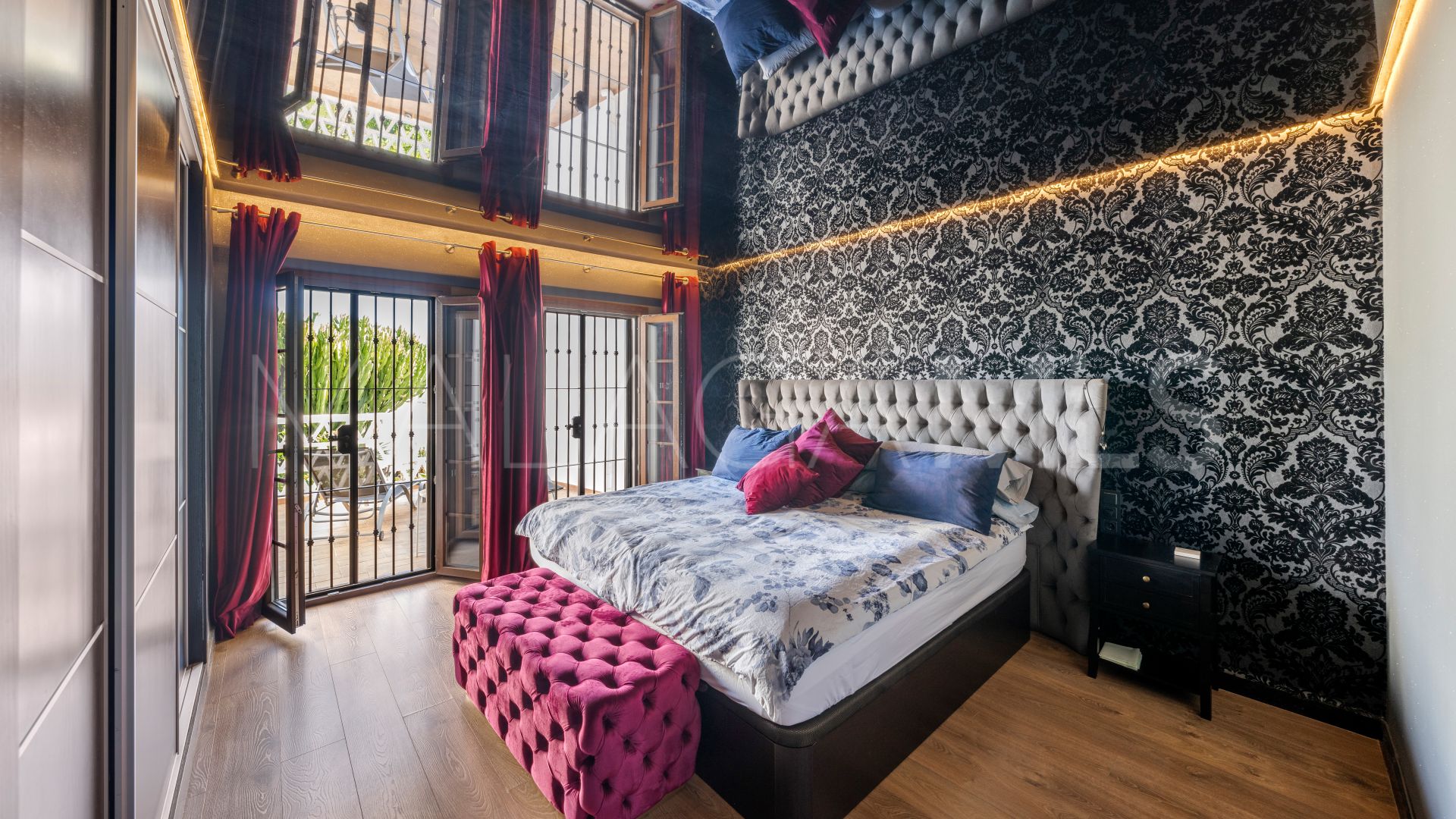 Adosado a la venta in Nagüeles with 3 bedrooms