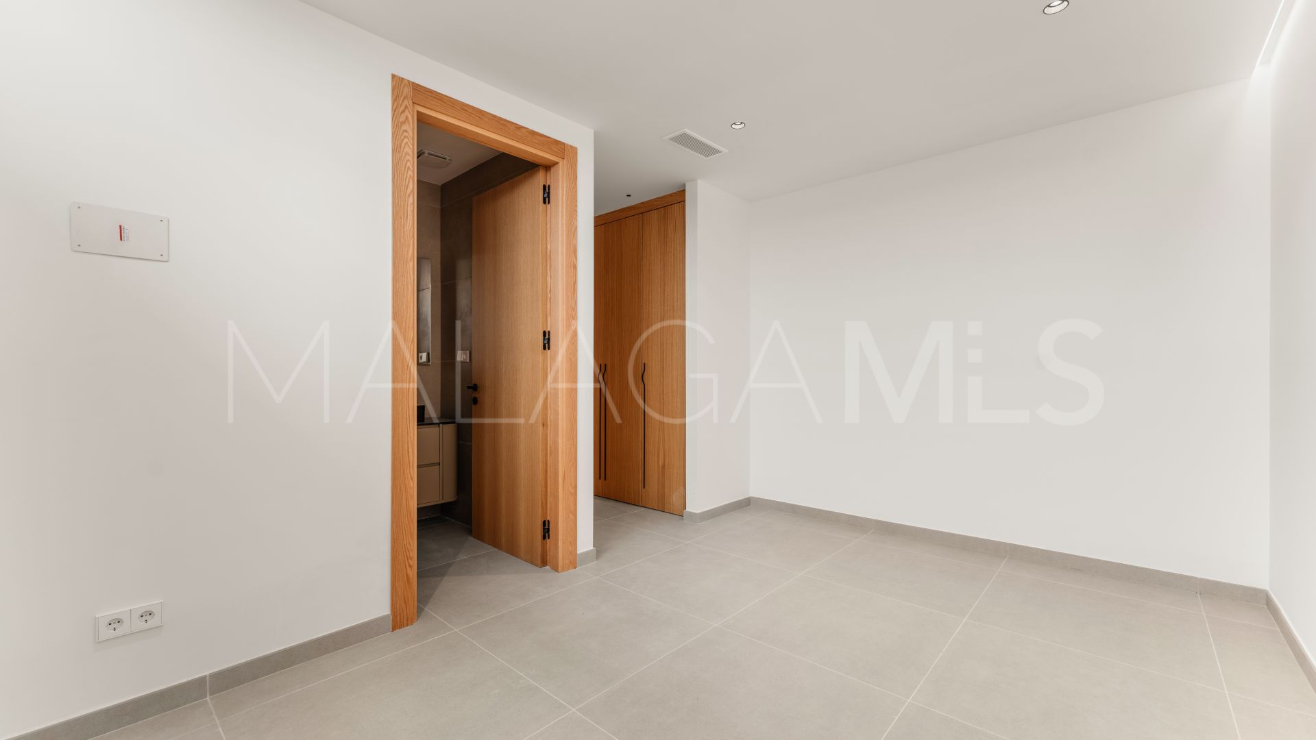 Villa for sale in Cortijo Blanco with 8 bedrooms