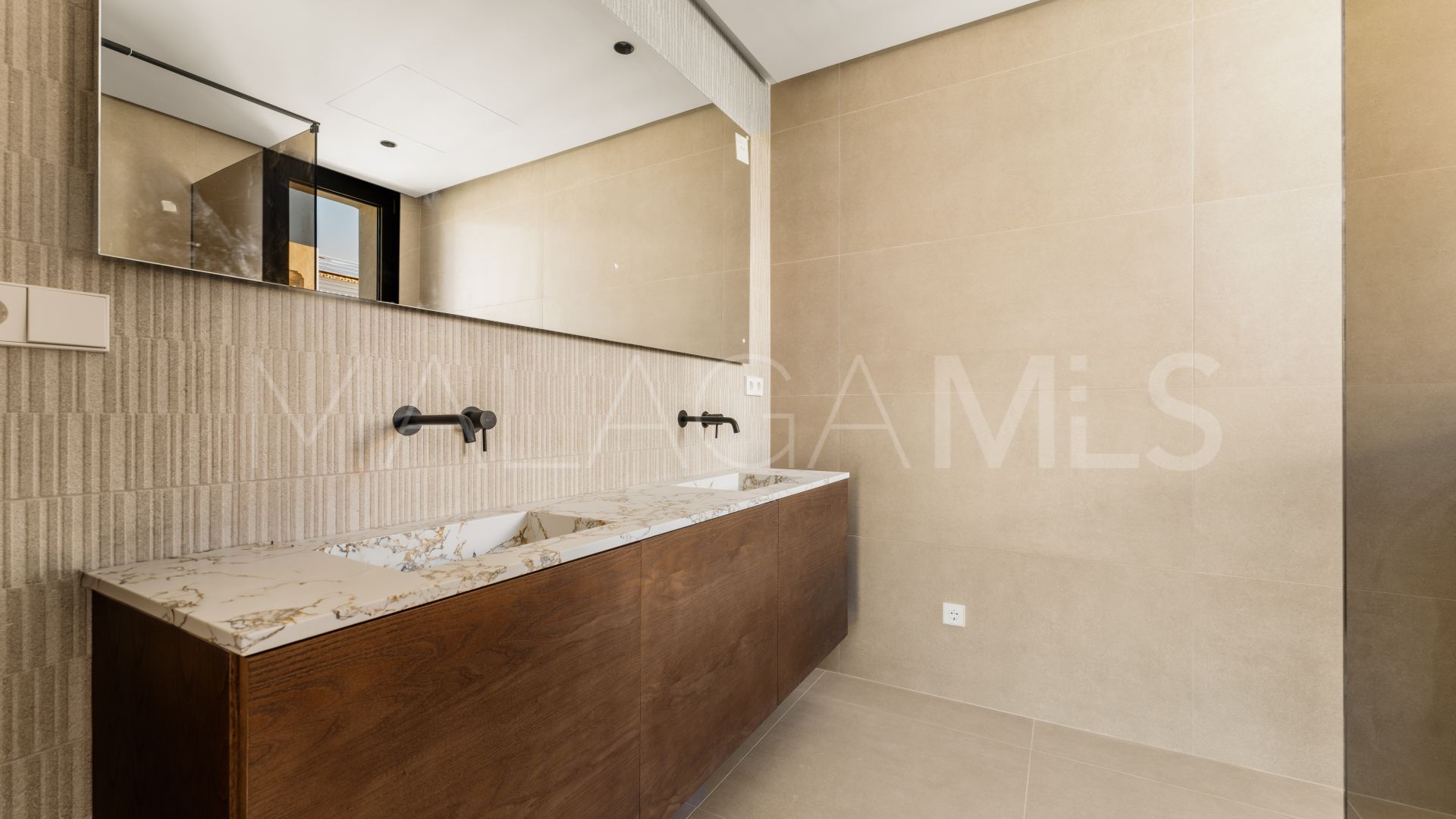 Villa for sale in Cortijo Blanco with 8 bedrooms