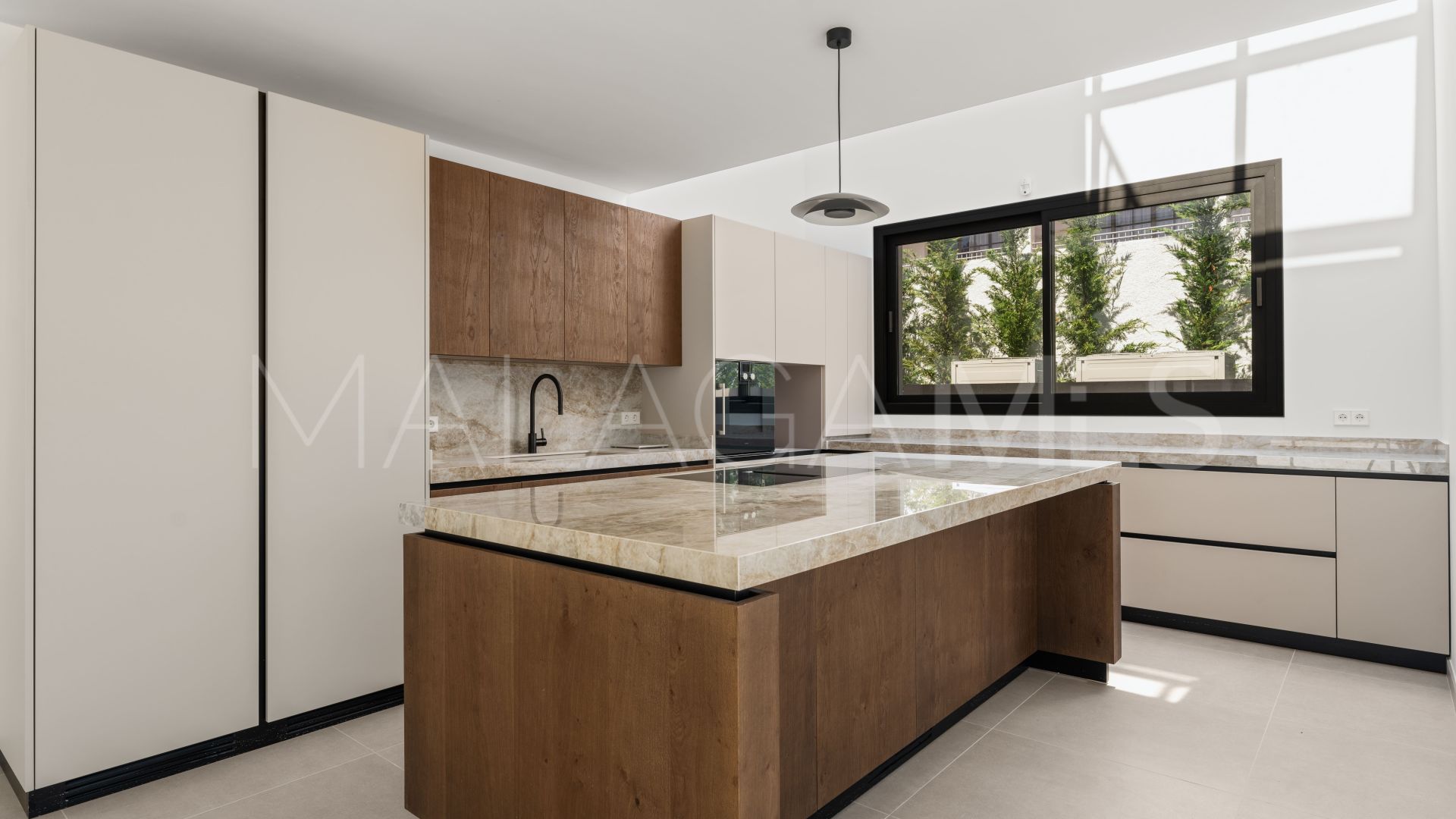 Villa for sale in Cortijo Blanco with 8 bedrooms