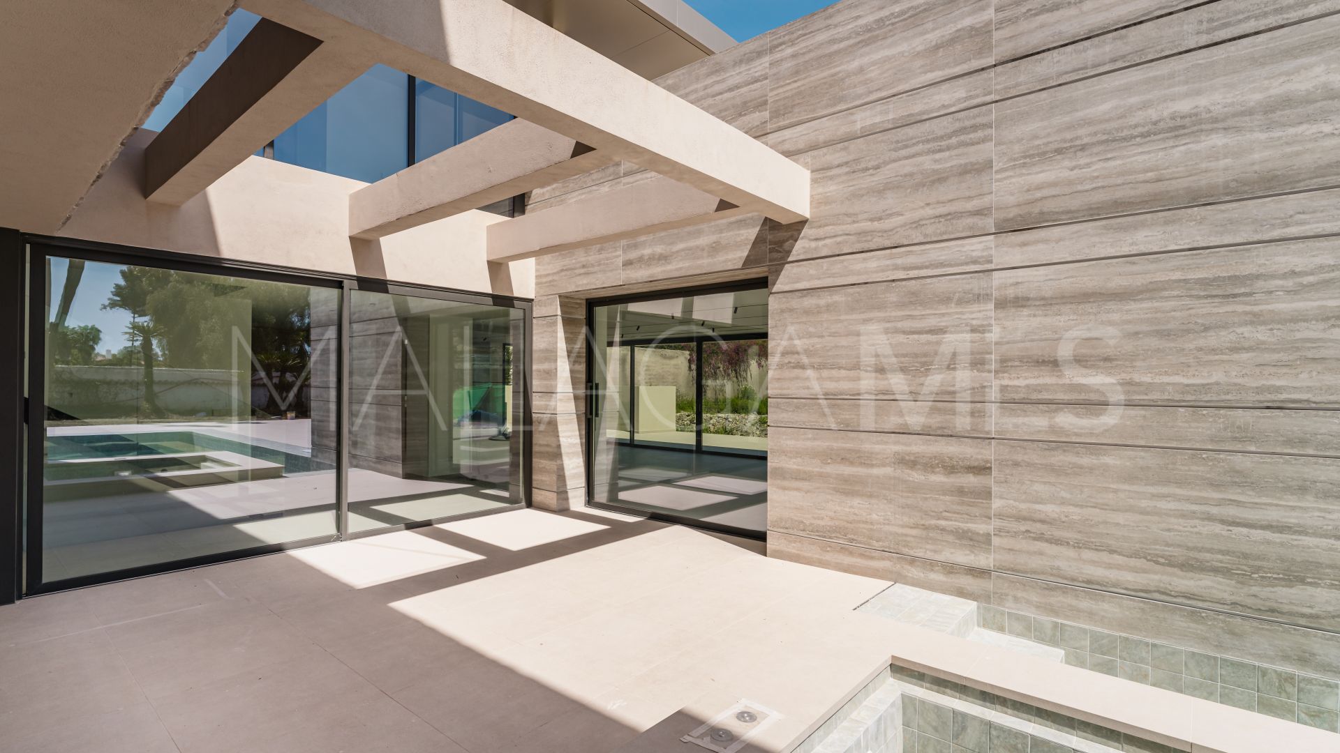 Villa for sale in Cortijo Blanco with 8 bedrooms