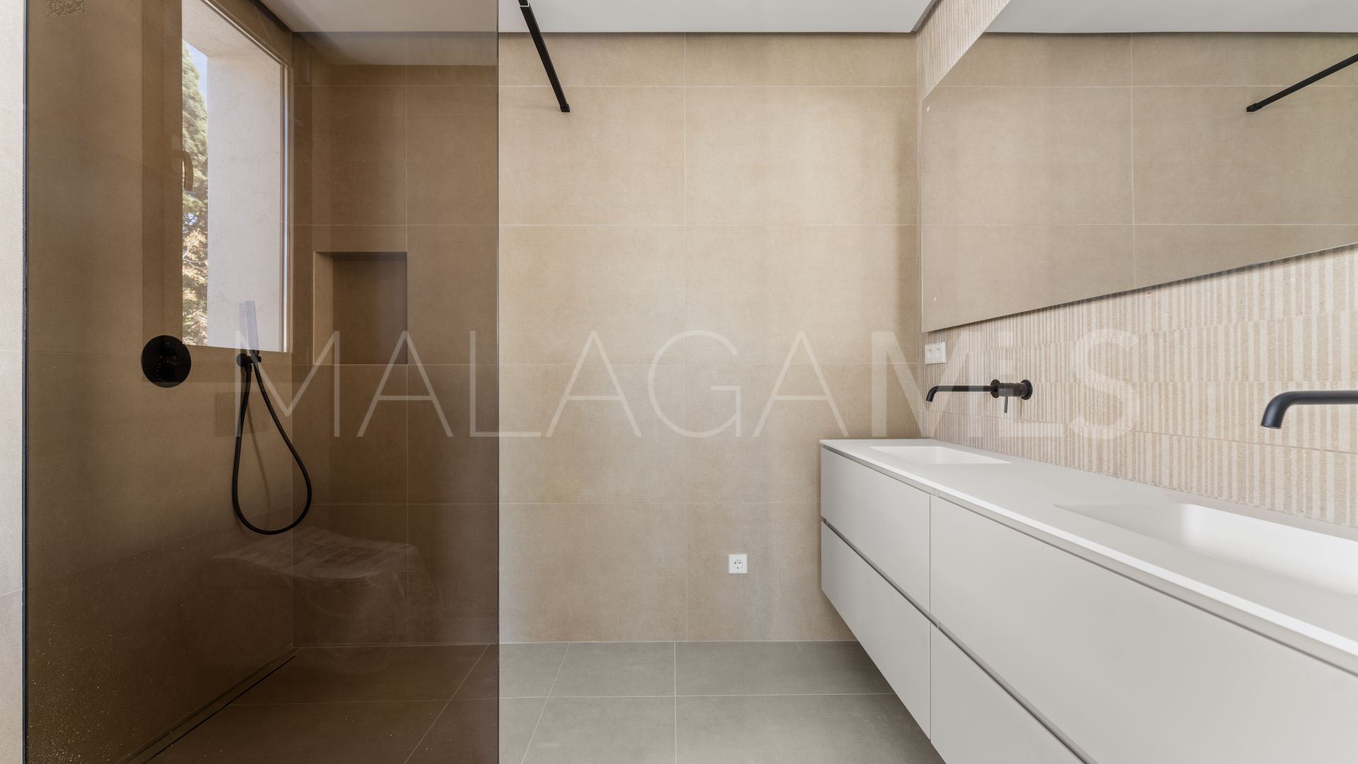 Villa for sale in Cortijo Blanco with 8 bedrooms