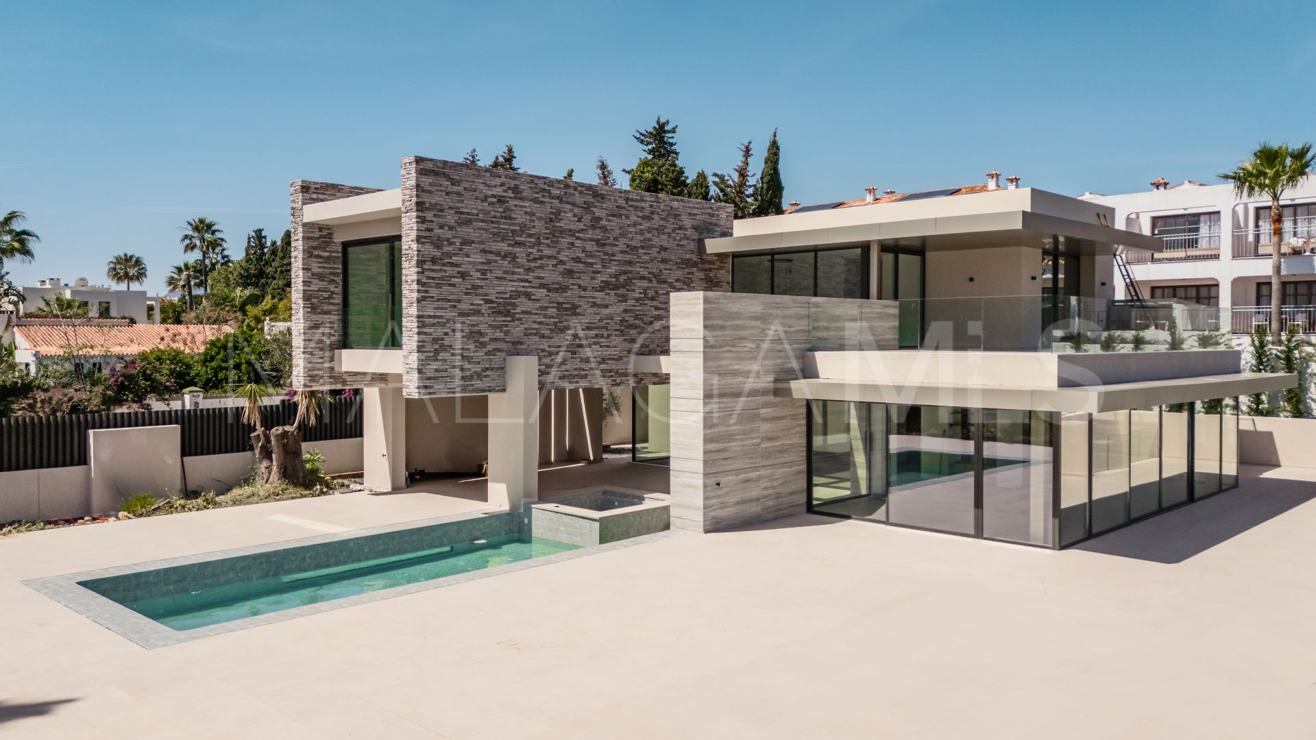 Villa for sale in Cortijo Blanco with 8 bedrooms
