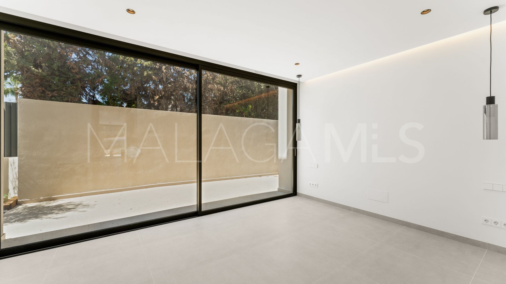 Villa for sale in Cortijo Blanco with 8 bedrooms