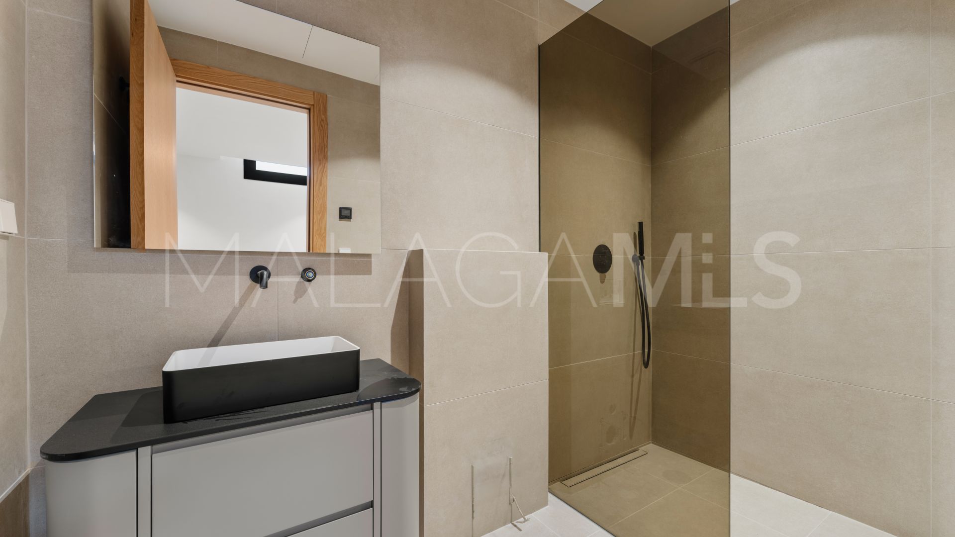 Villa for sale in Cortijo Blanco with 8 bedrooms