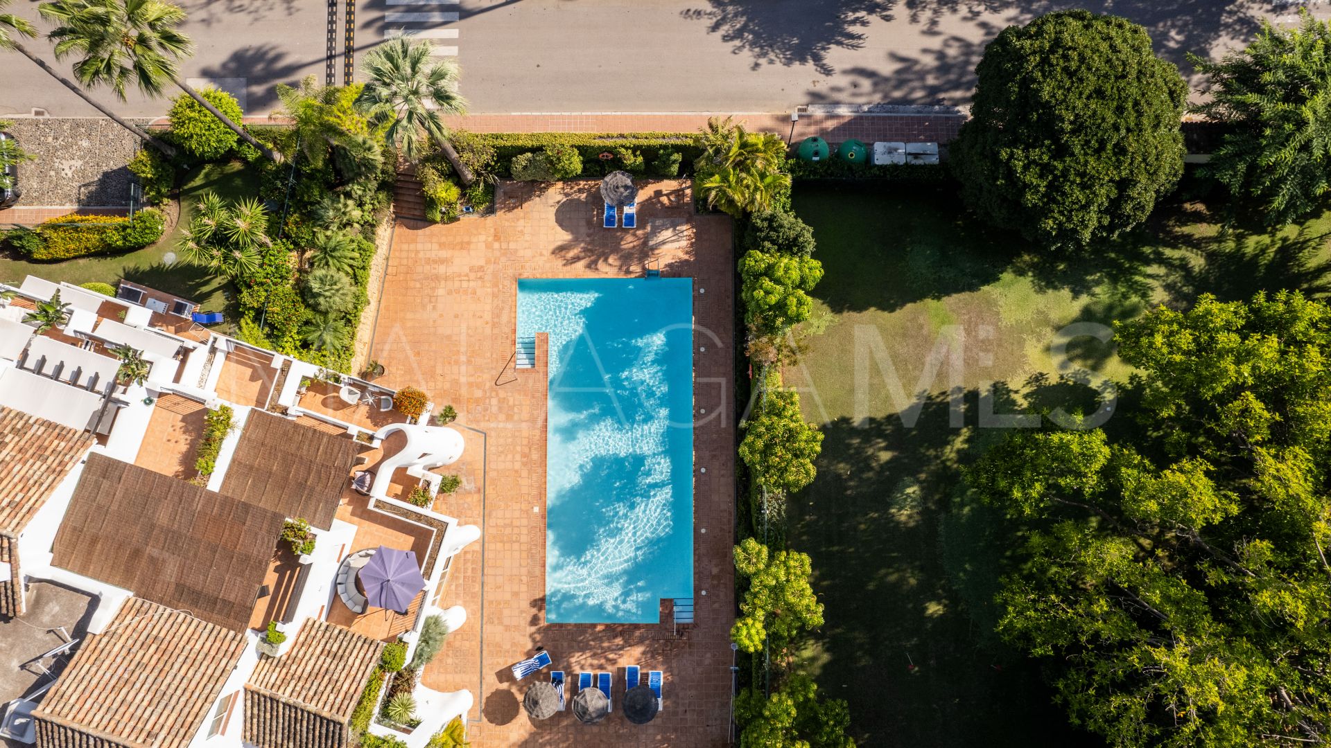 Apartamento for sale with 2 bedrooms in Alcazaba Beach