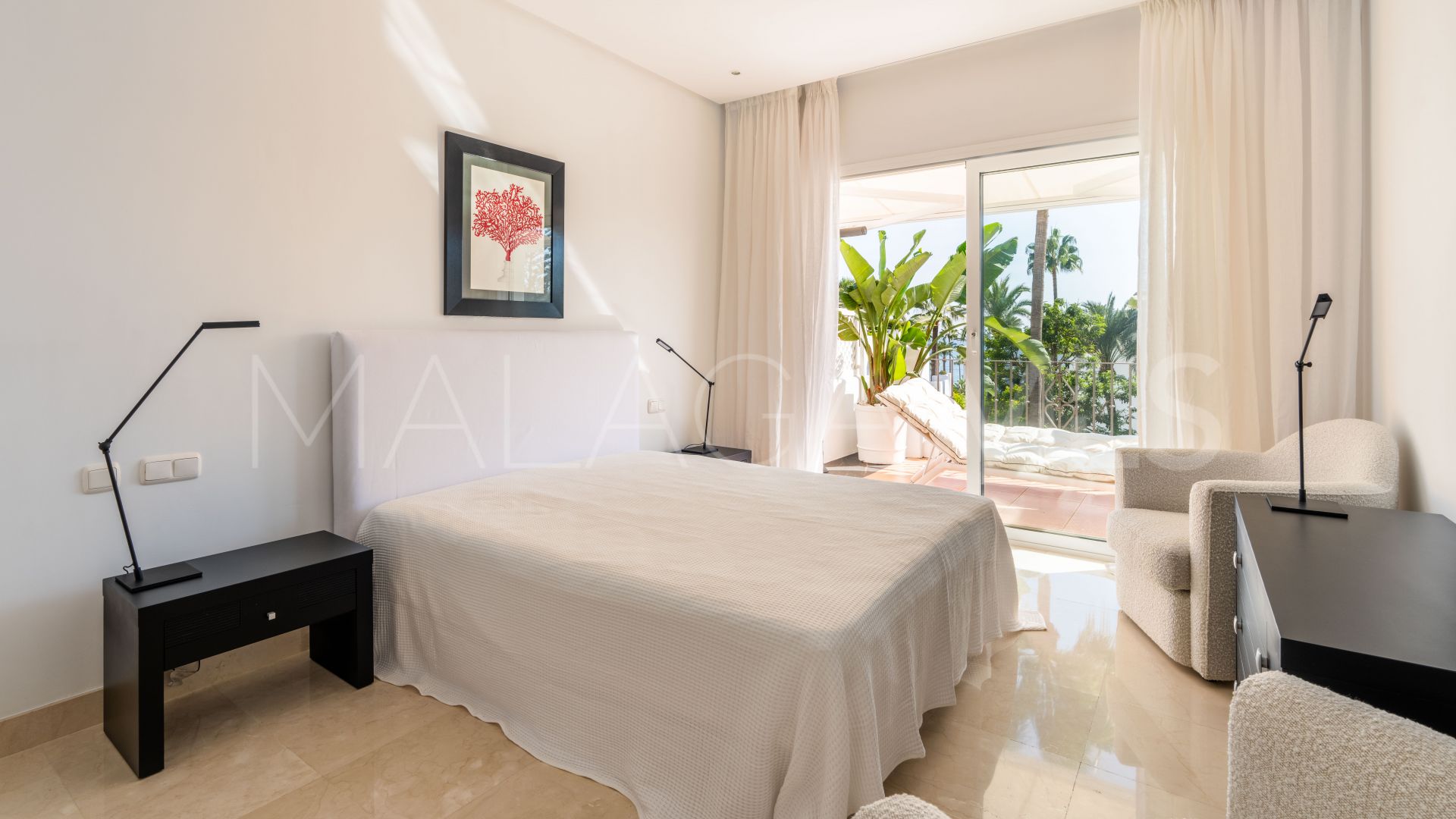 Apartamento for sale with 2 bedrooms in Alcazaba Beach