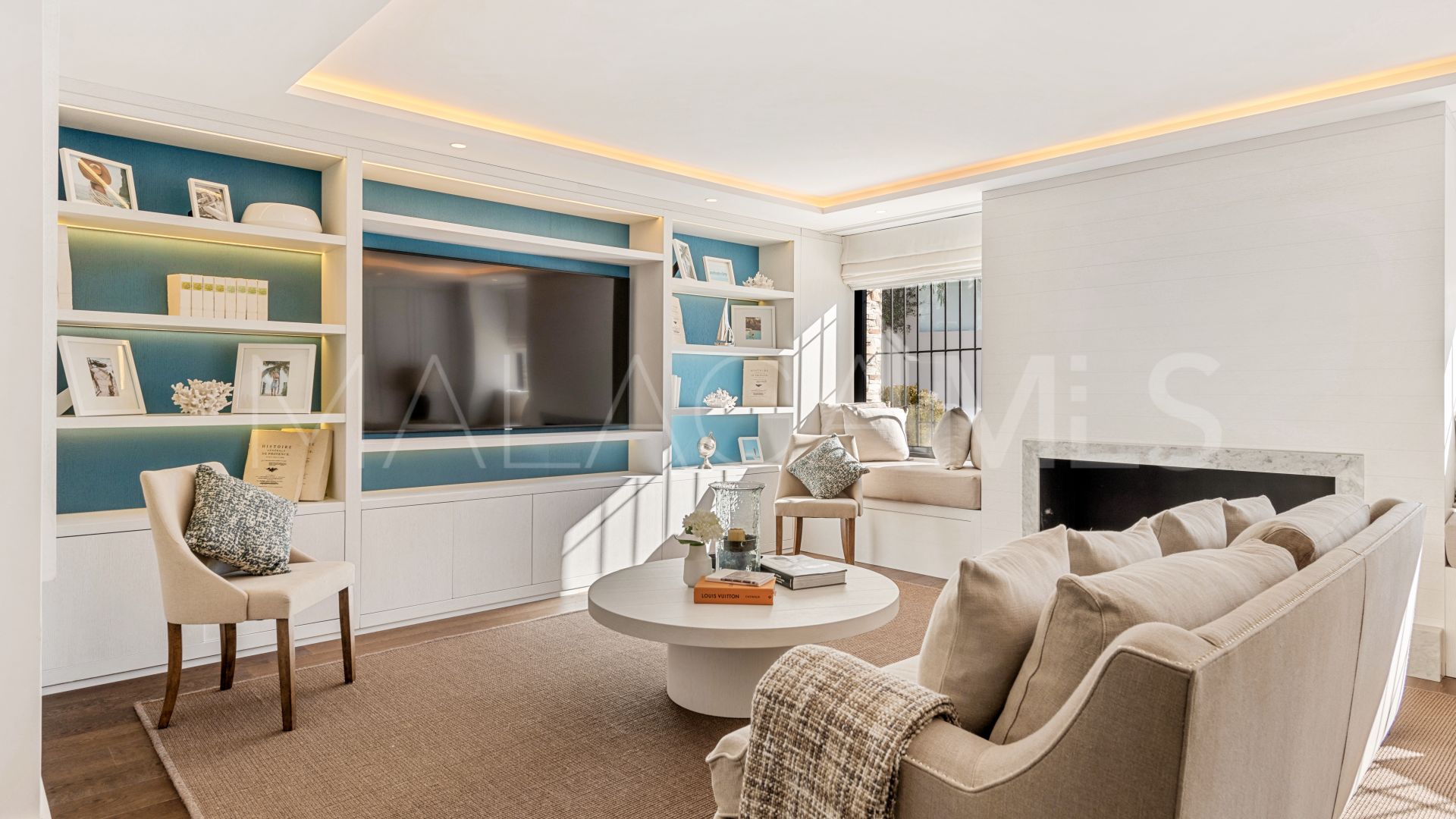 7 bedrooms Nueva Andalucia villa for sale