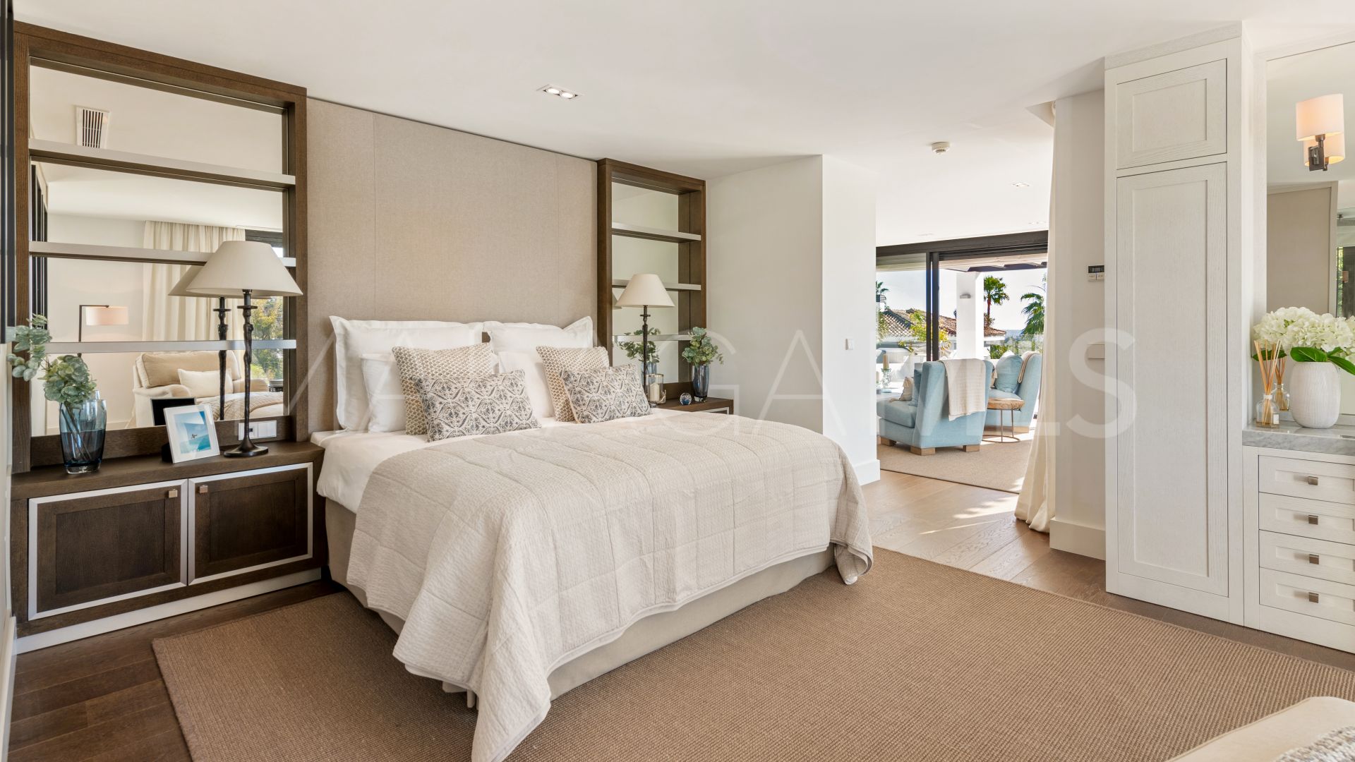 7 bedrooms Nueva Andalucia villa for sale
