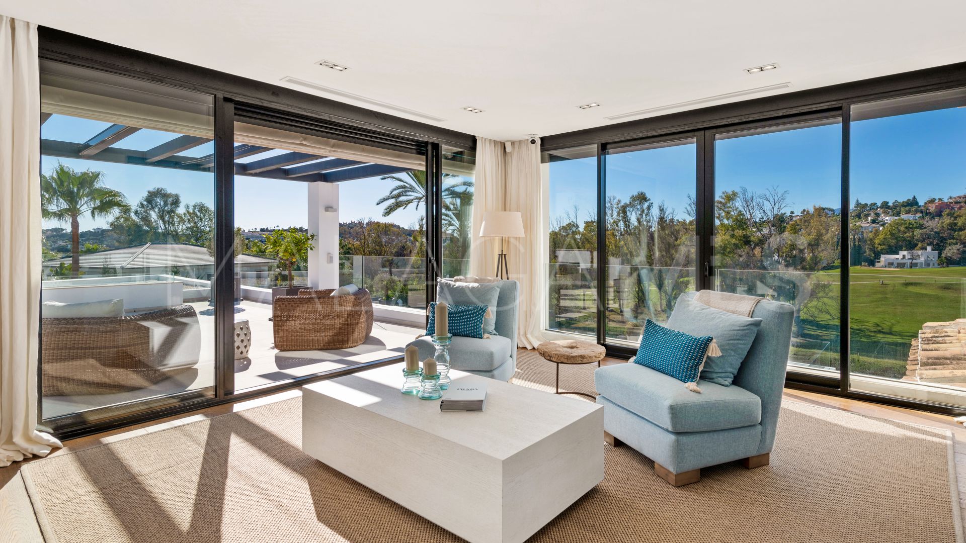 7 bedrooms Nueva Andalucia villa for sale