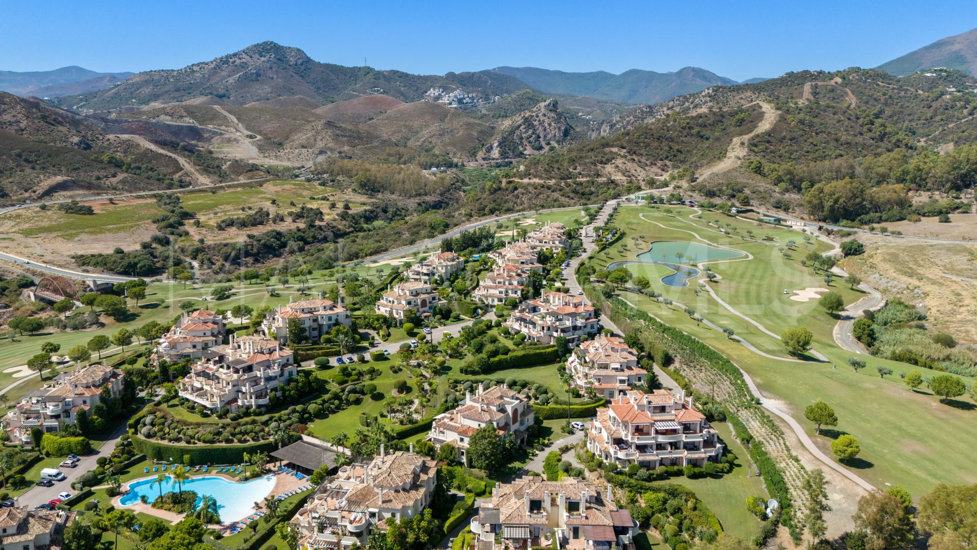 Zweistöckiges penthouse for sale in Los Capanes del Golf