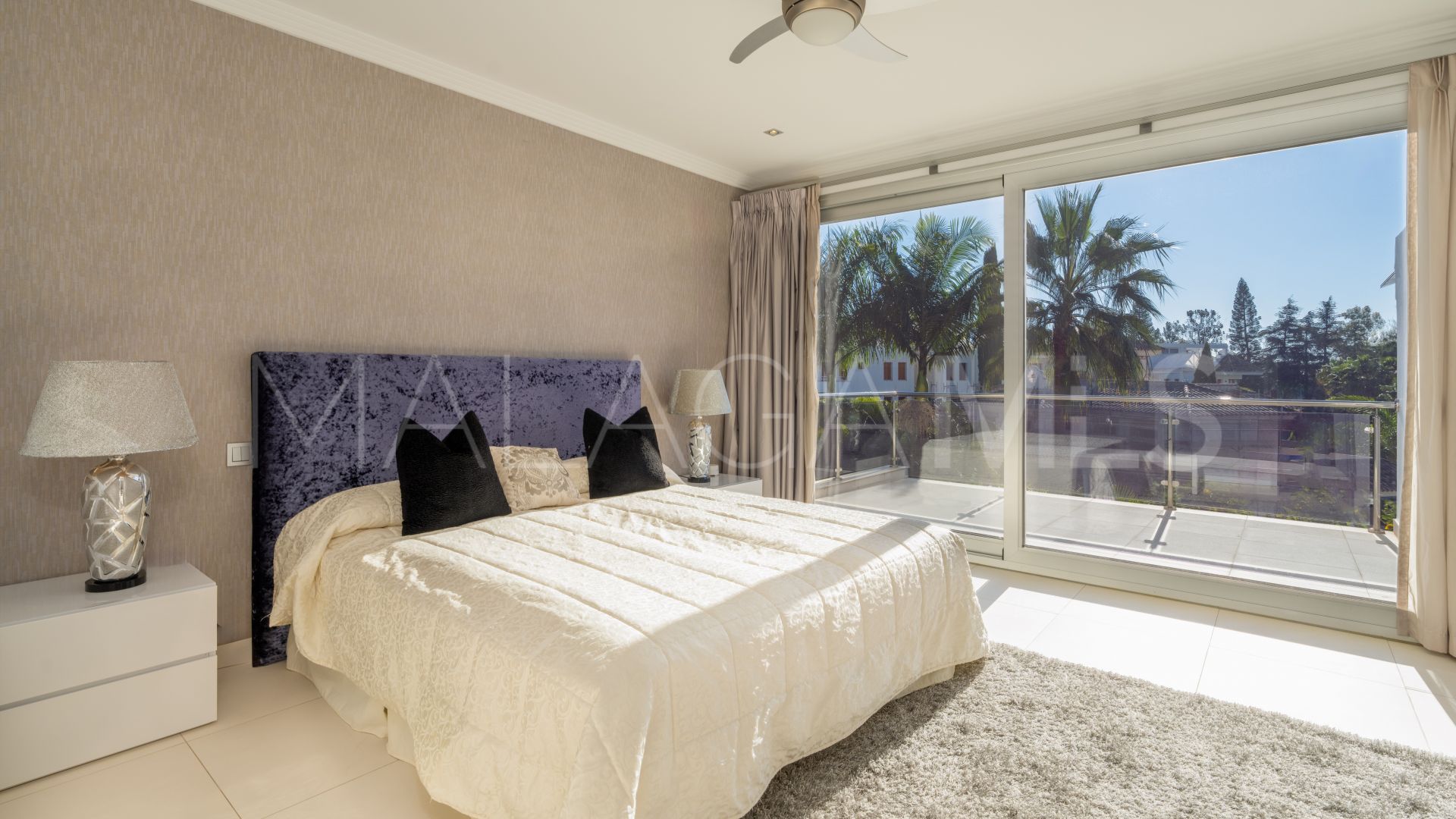Se vende villa in Los Naranjos Golf de 6 bedrooms